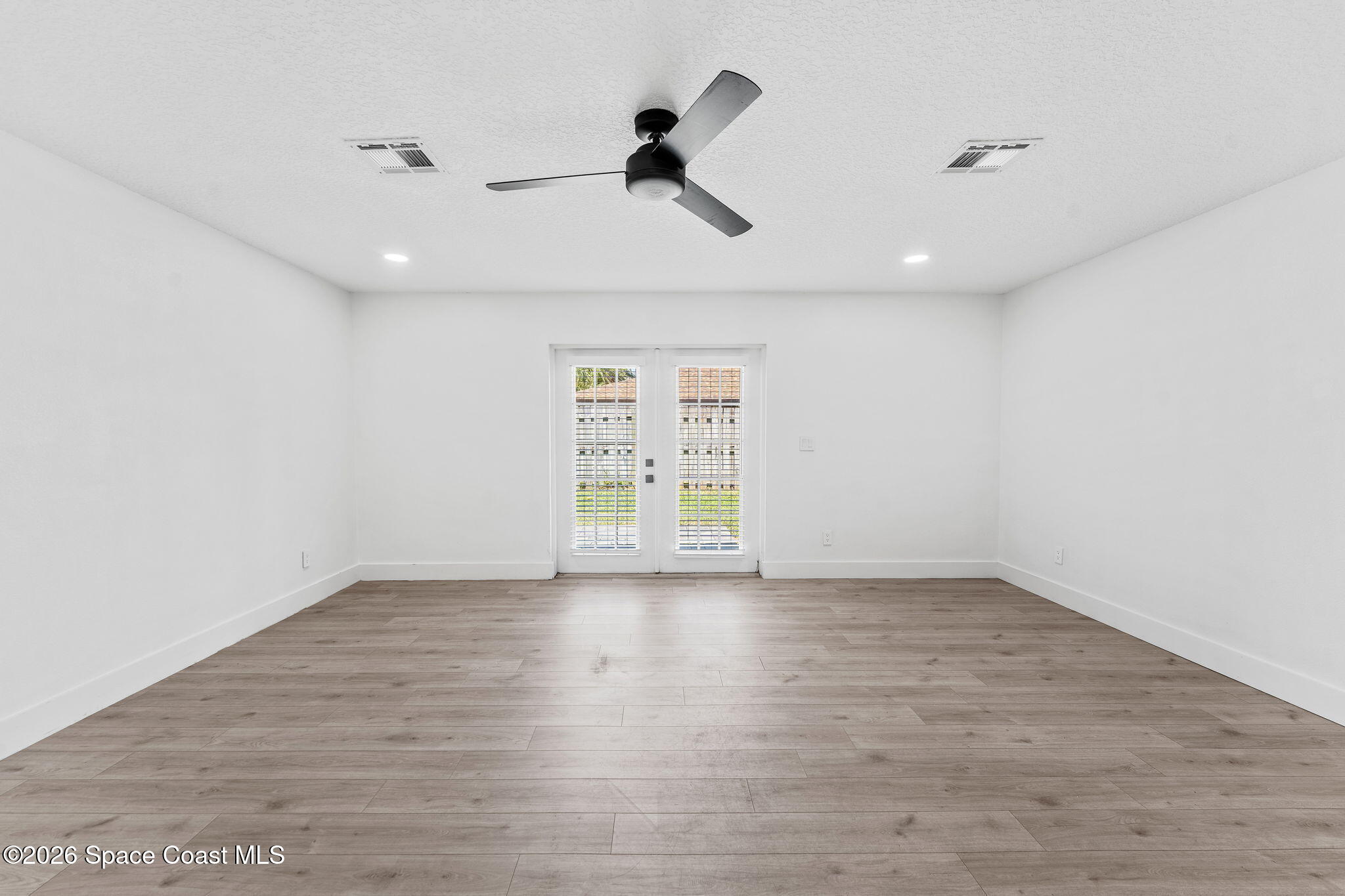 470 Seabreeze Drive
