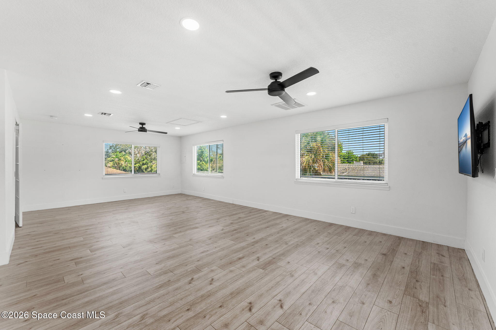 470 Seabreeze Drive