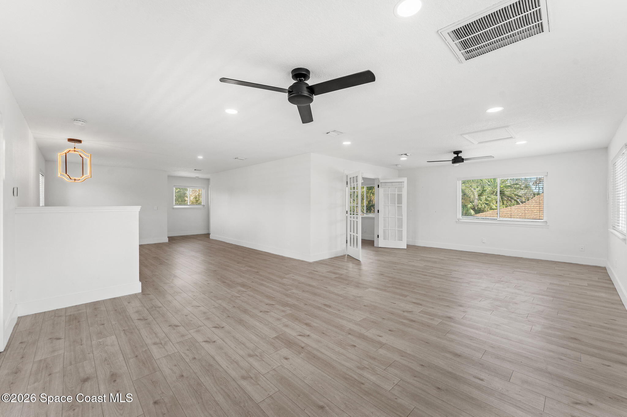 470 Seabreeze Drive