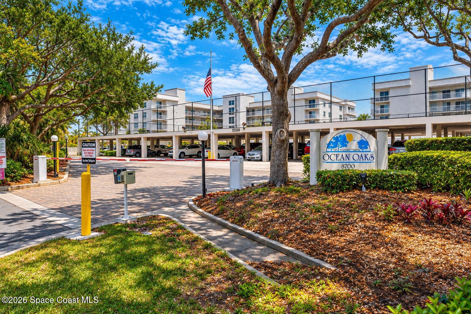 8700 Ridgewood Avenue A211