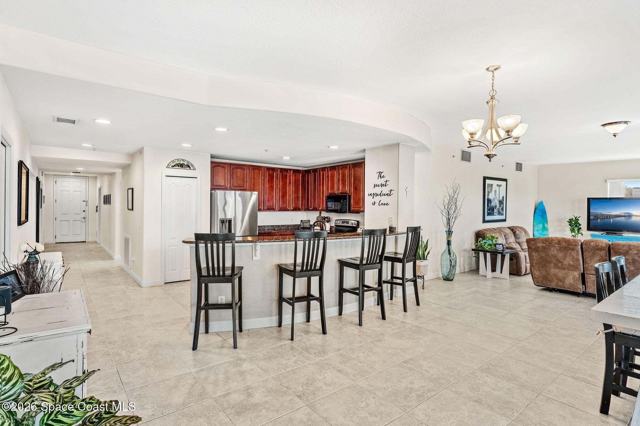 601 N Miramar Avenue 102