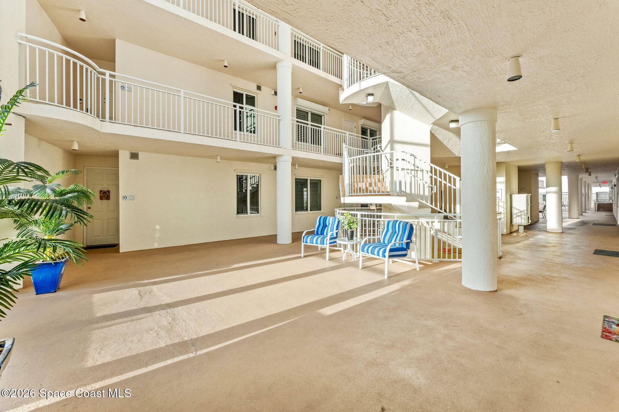 601 N Miramar Avenue 102