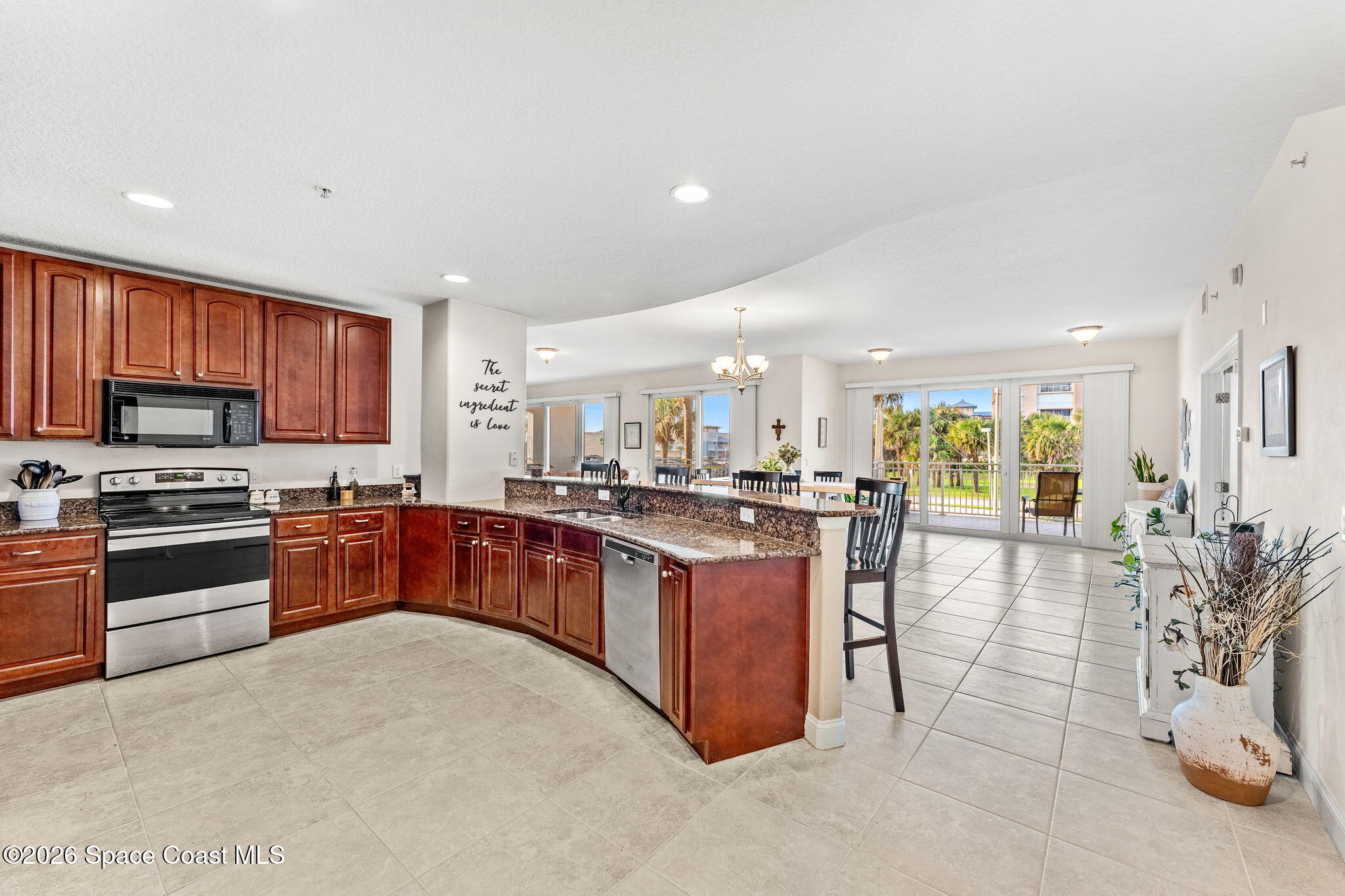 601 N Miramar Avenue 102