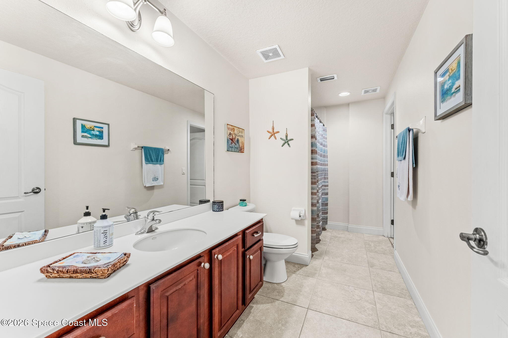 601 N Miramar Avenue 102