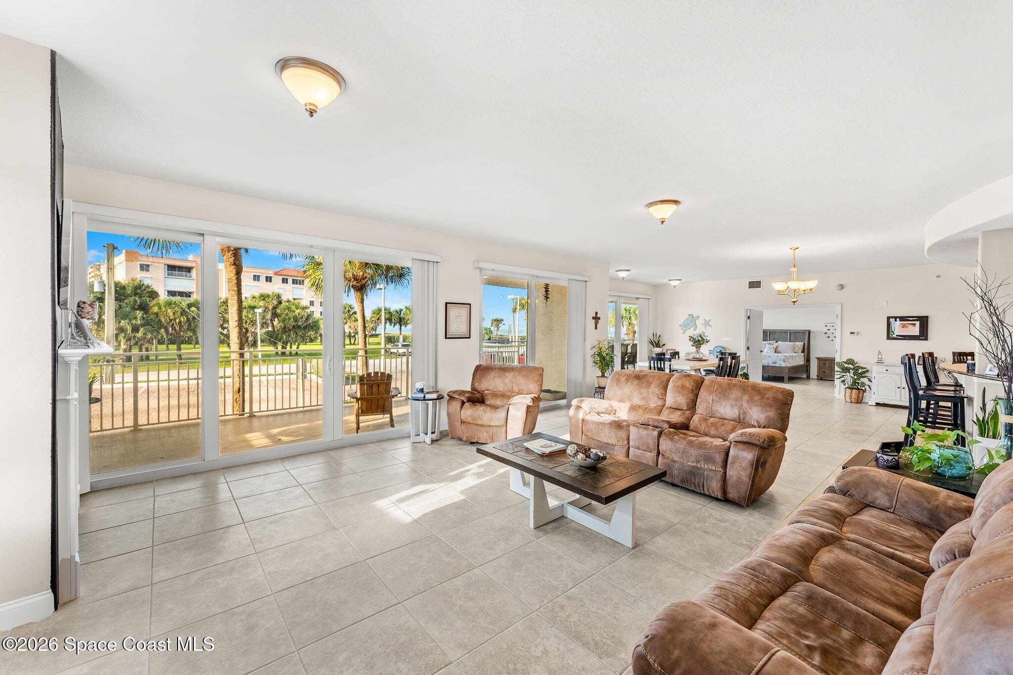 601 N Miramar Avenue 102