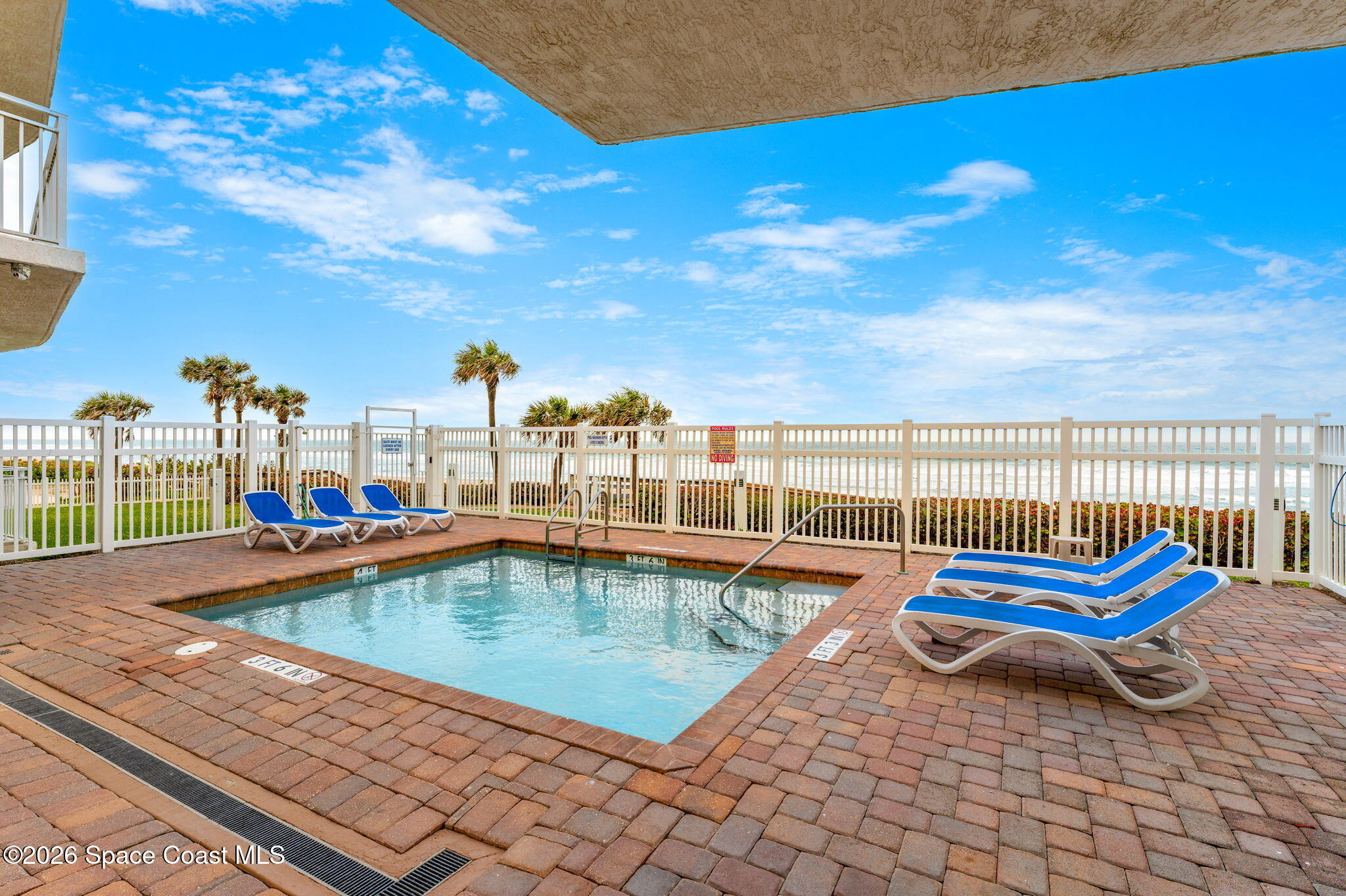 601 N Miramar Avenue 102