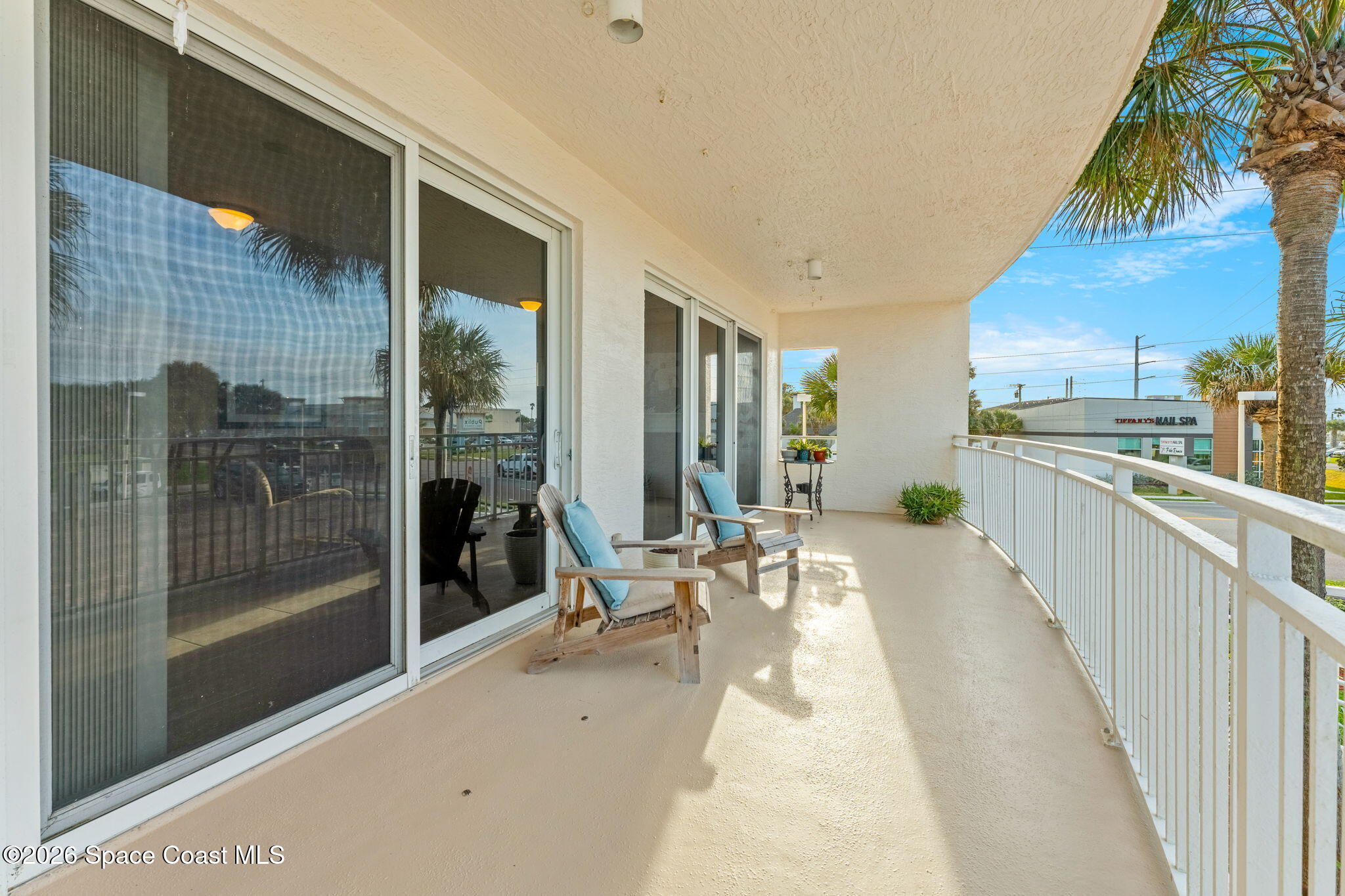 601 N Miramar Avenue 102