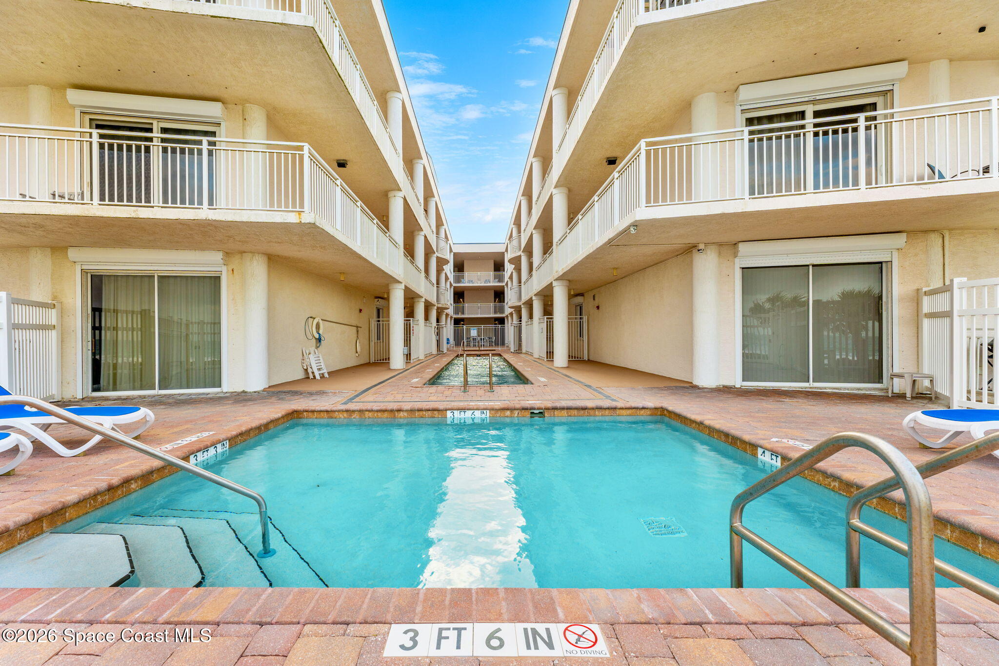 601 N Miramar Avenue 102