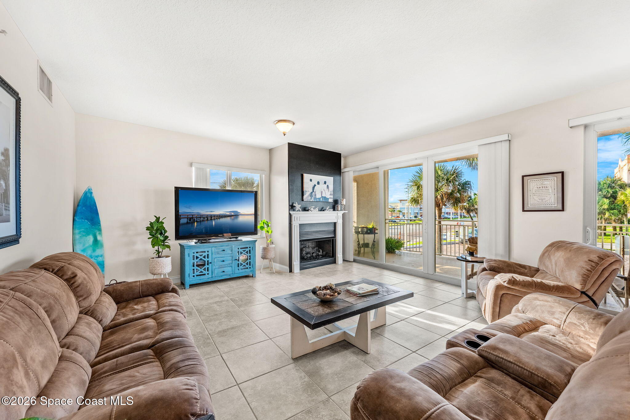 601 N Miramar Avenue 102
