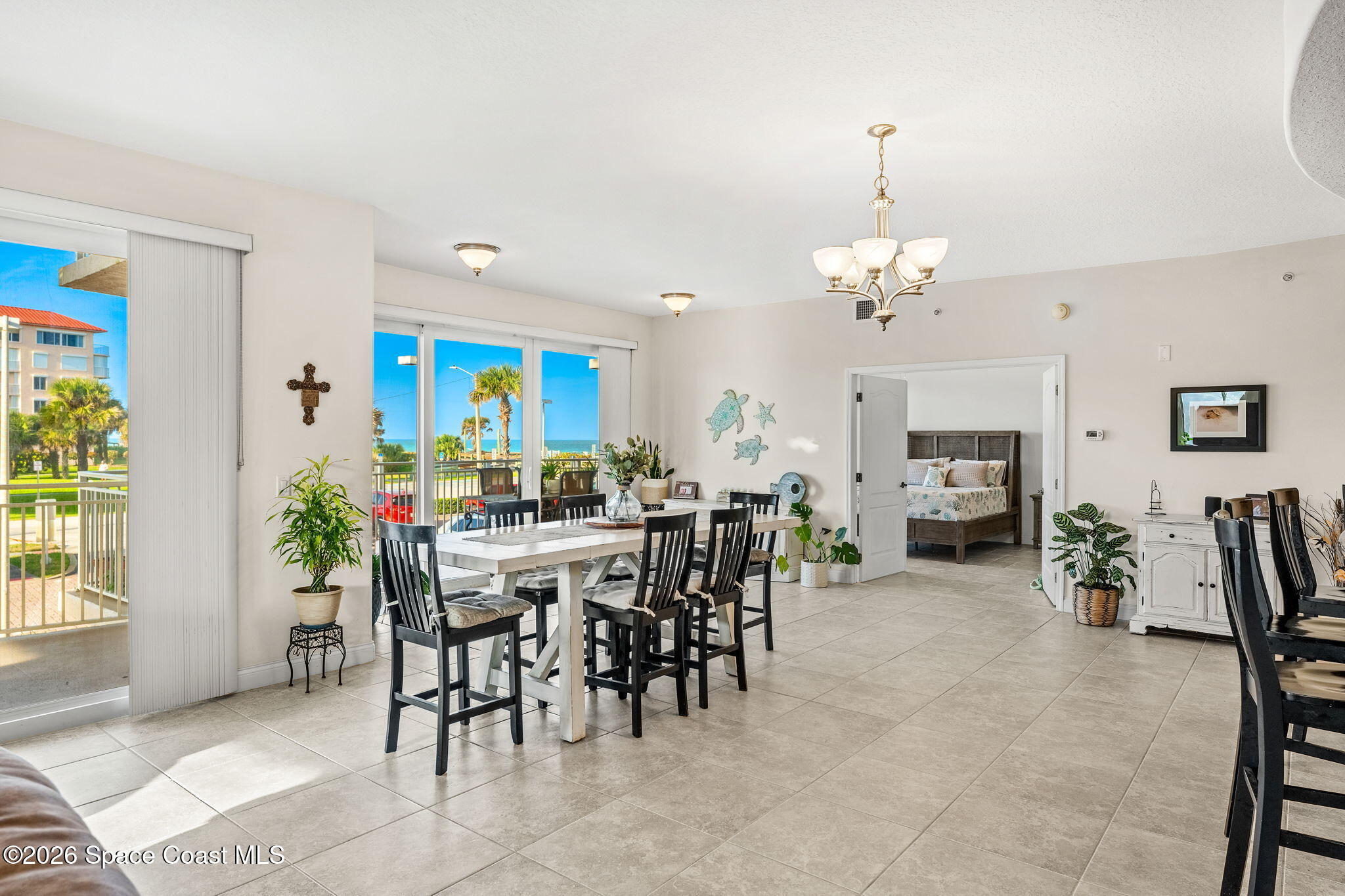 601 N Miramar Avenue 102