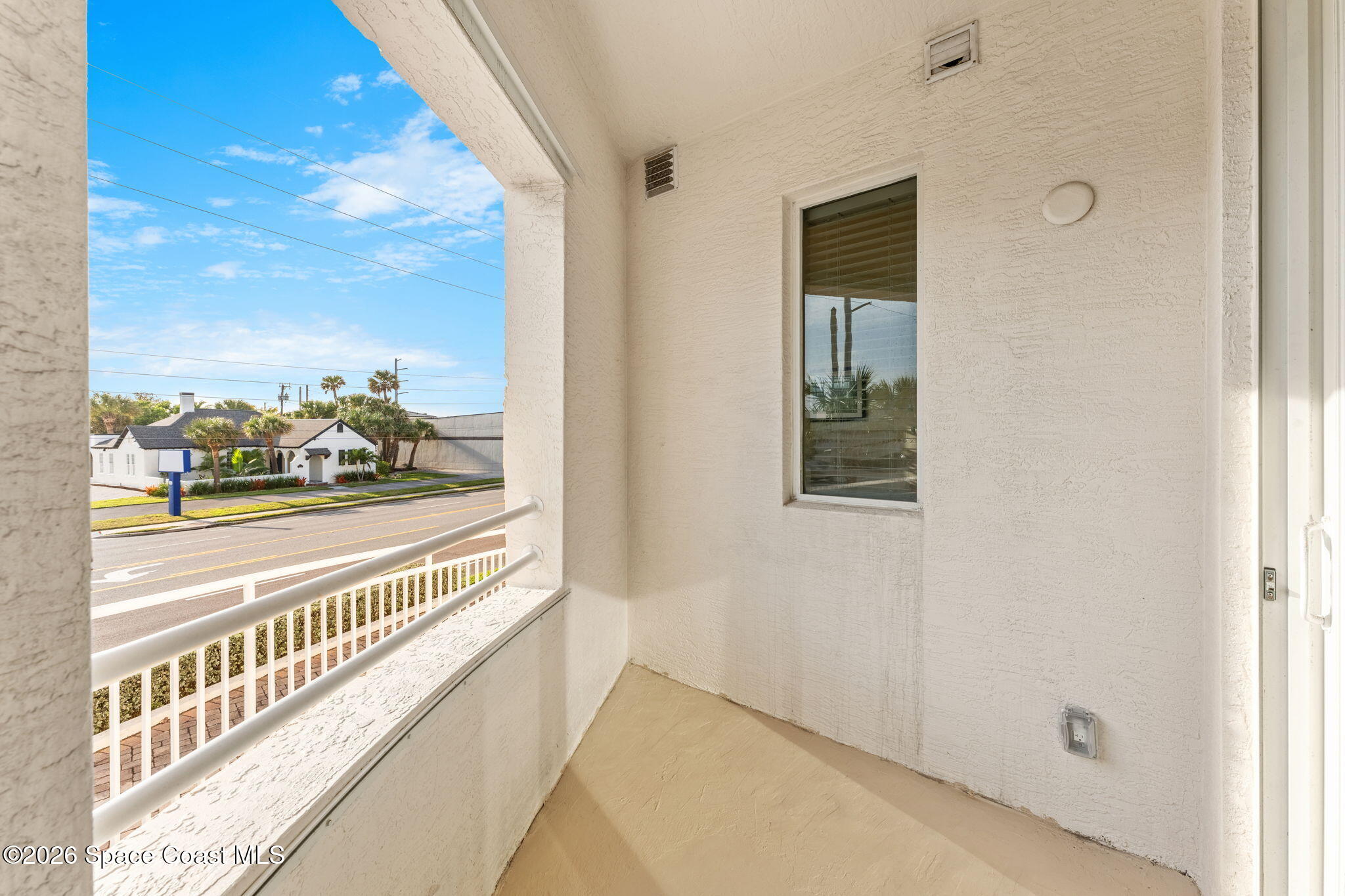601 N Miramar Avenue 102