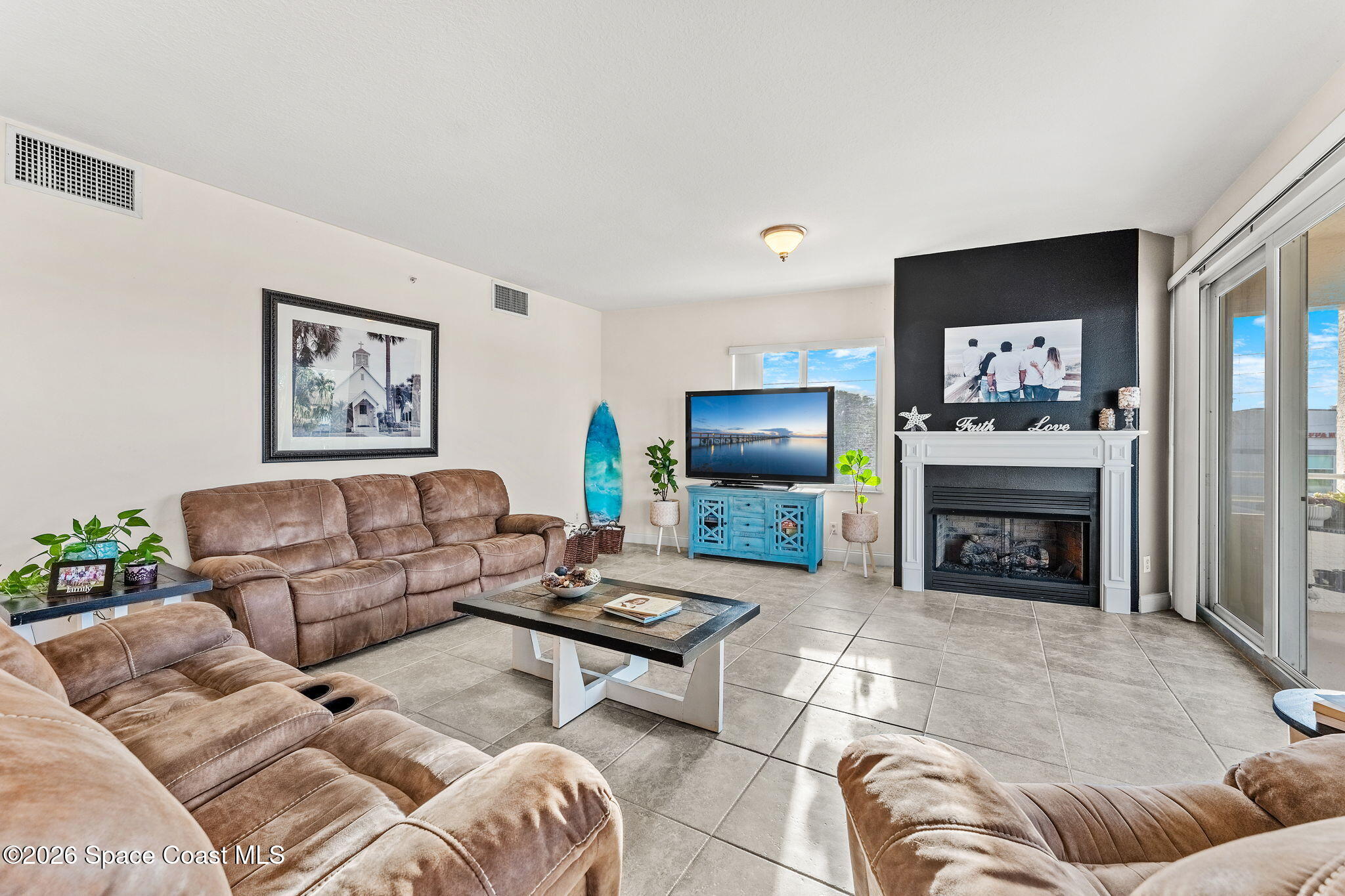 601 N Miramar Avenue 102