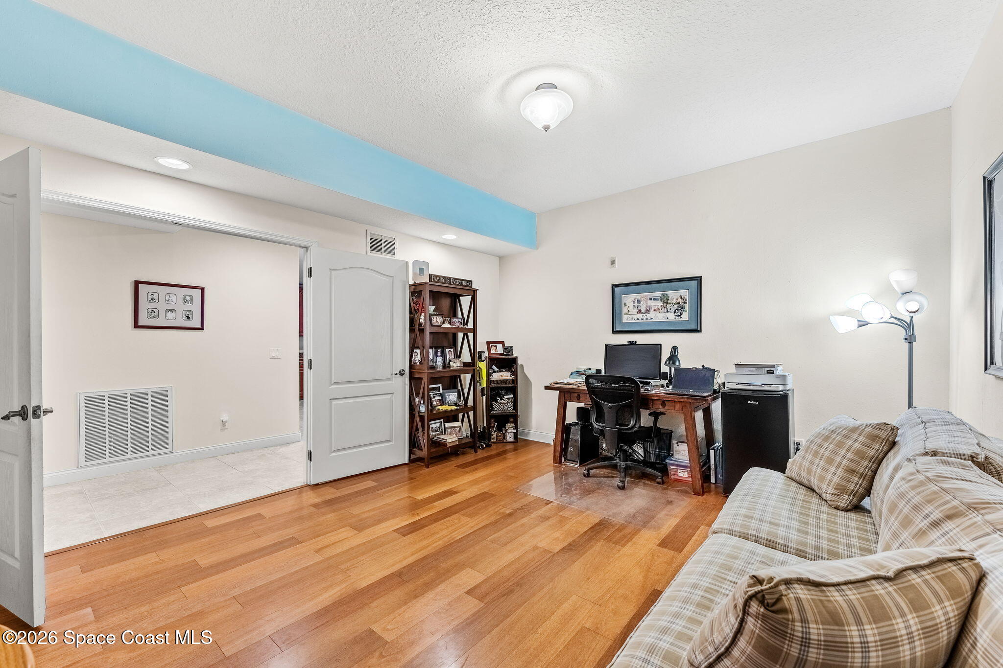601 N Miramar Avenue 102