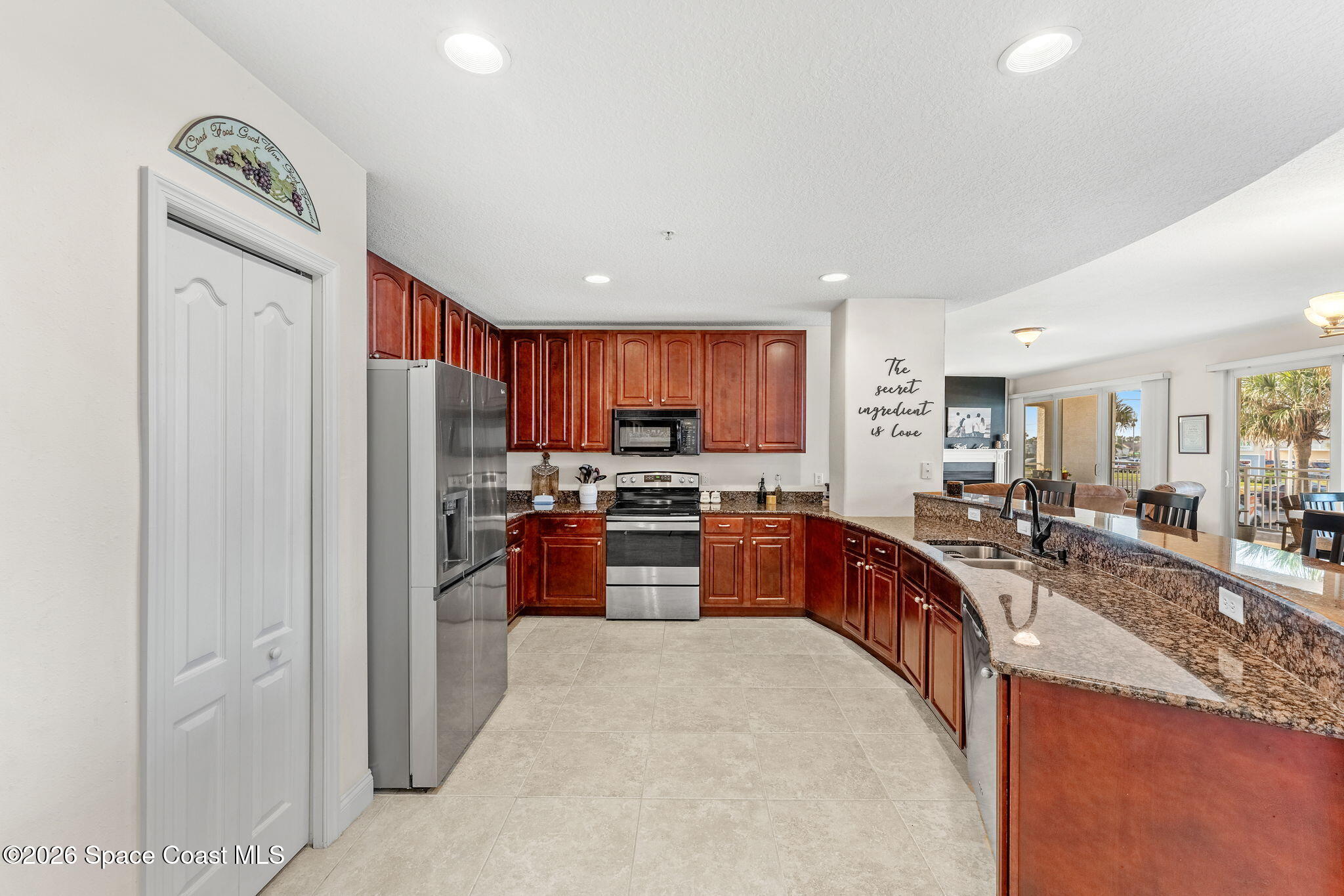601 N Miramar Avenue 102