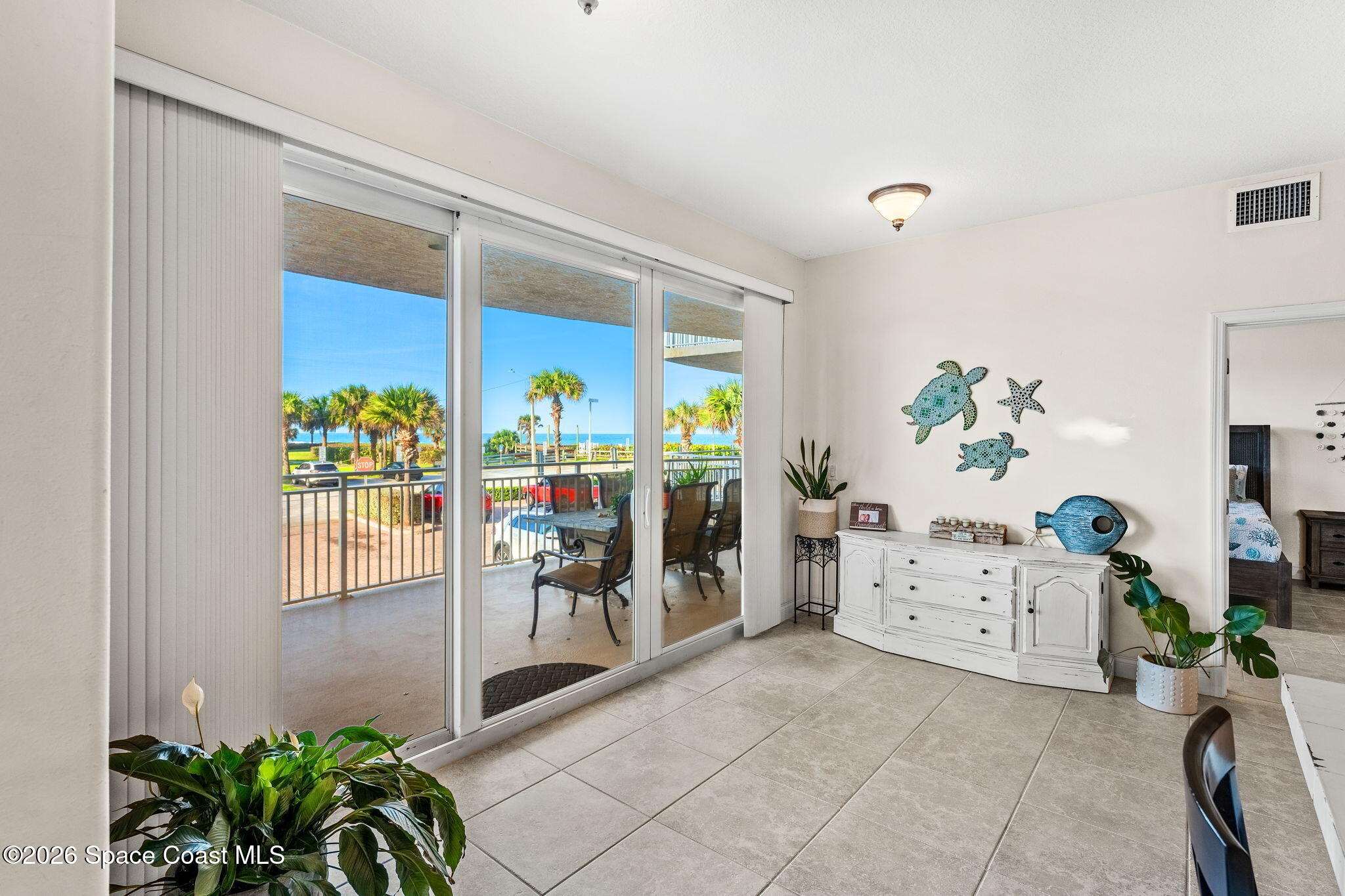 601 N Miramar Avenue 102