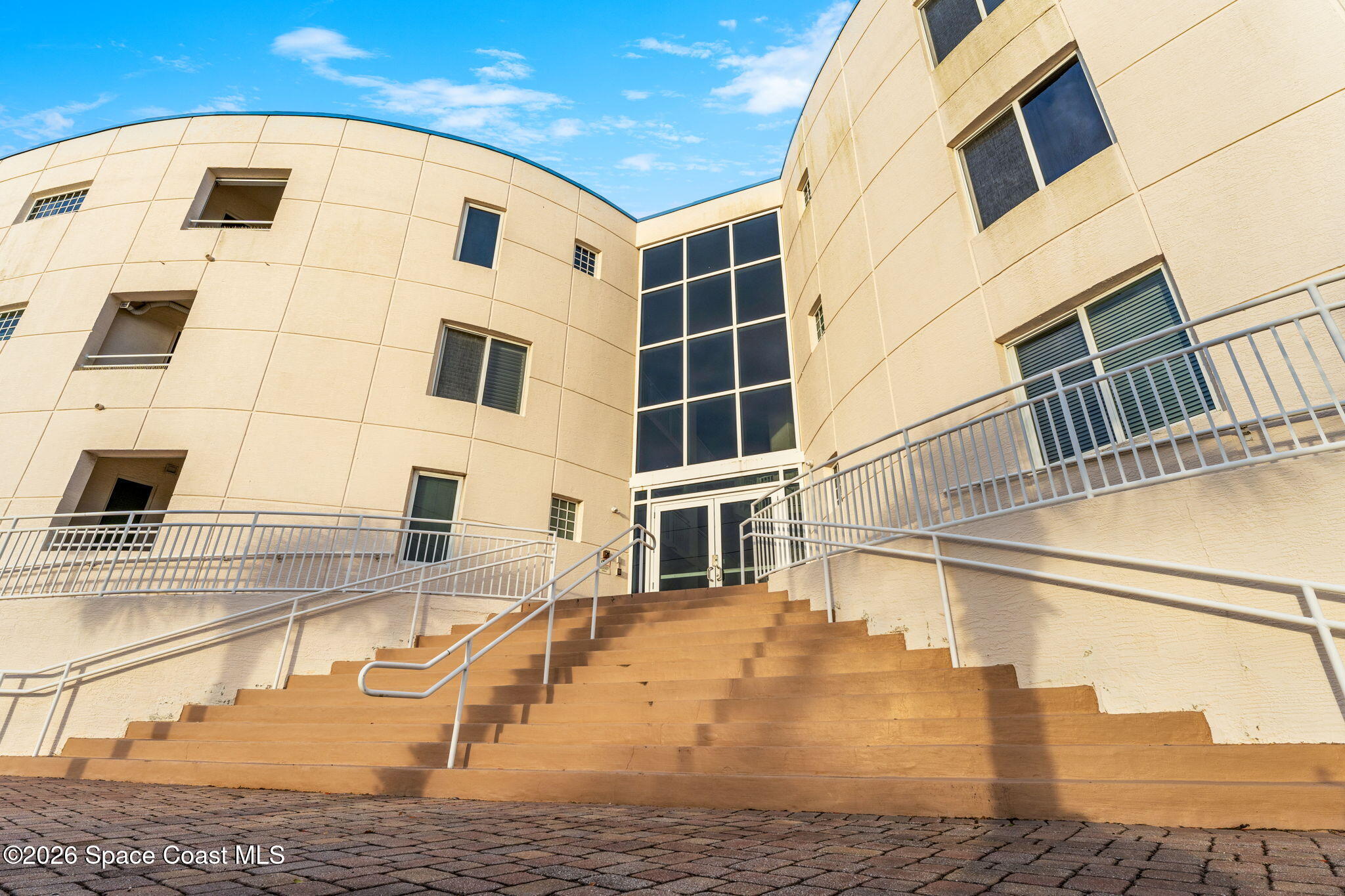 601 N Miramar Avenue 102