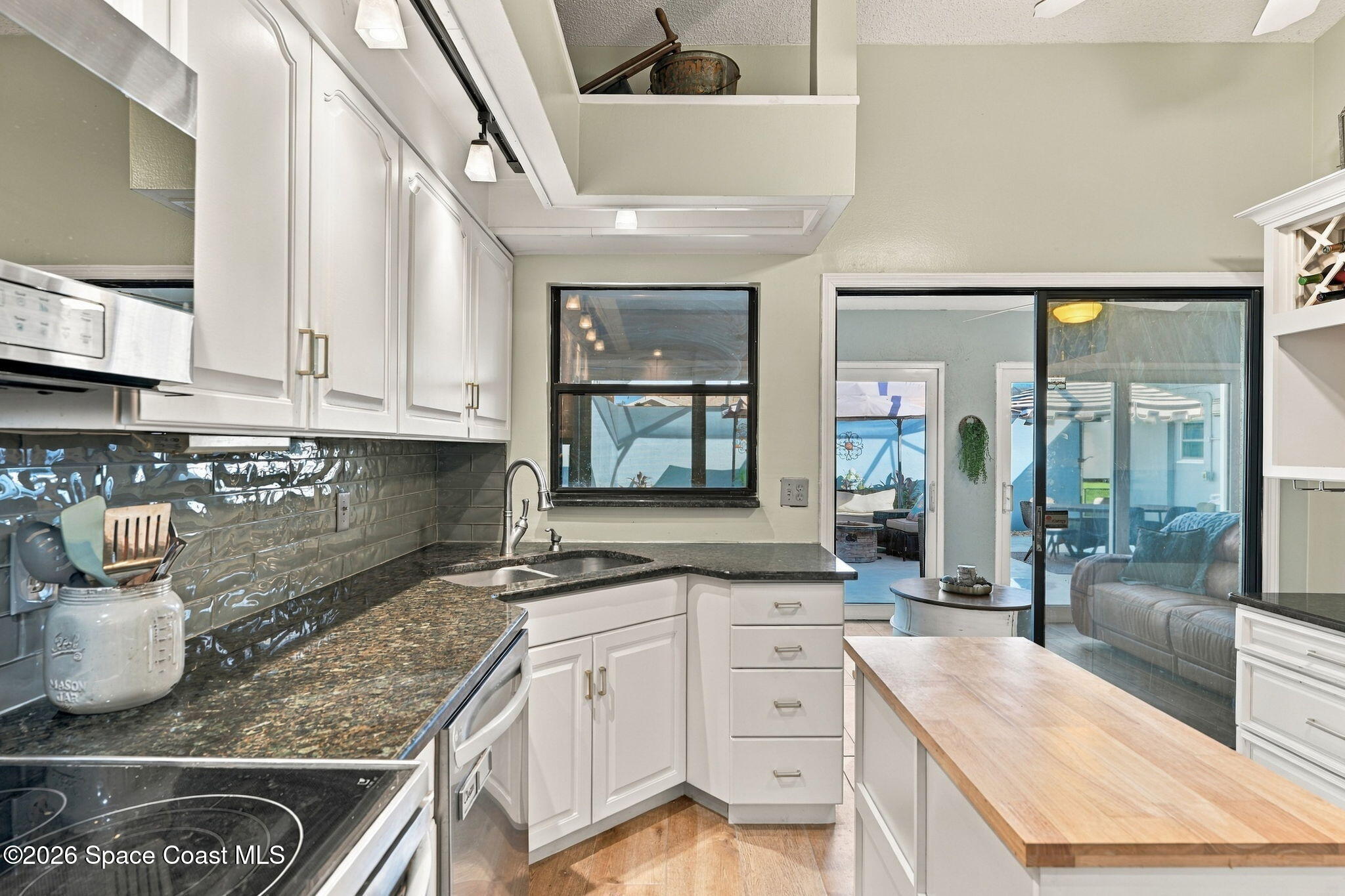 409 Maple Bluff Circle