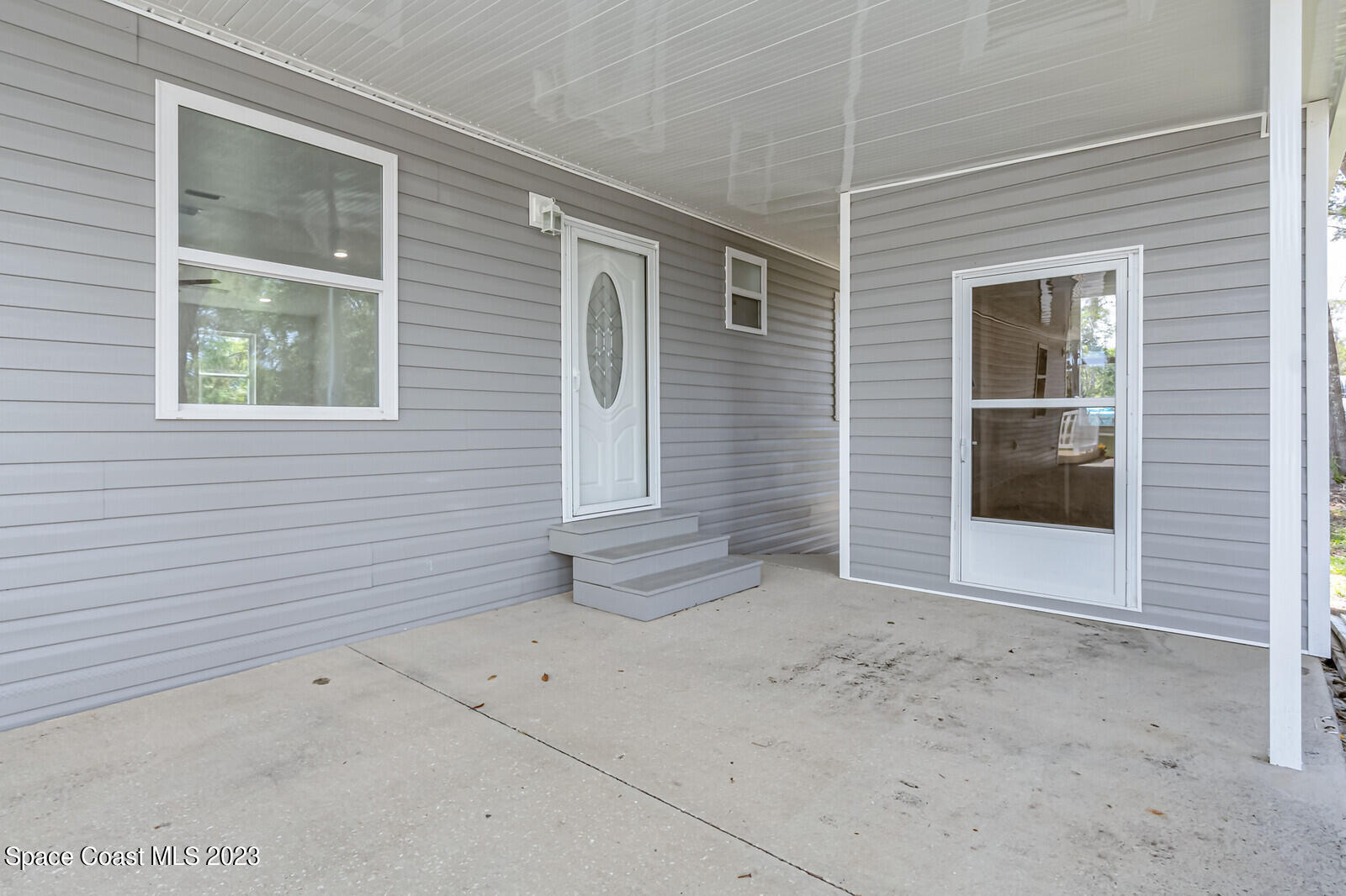 4985 Cambridge Drive