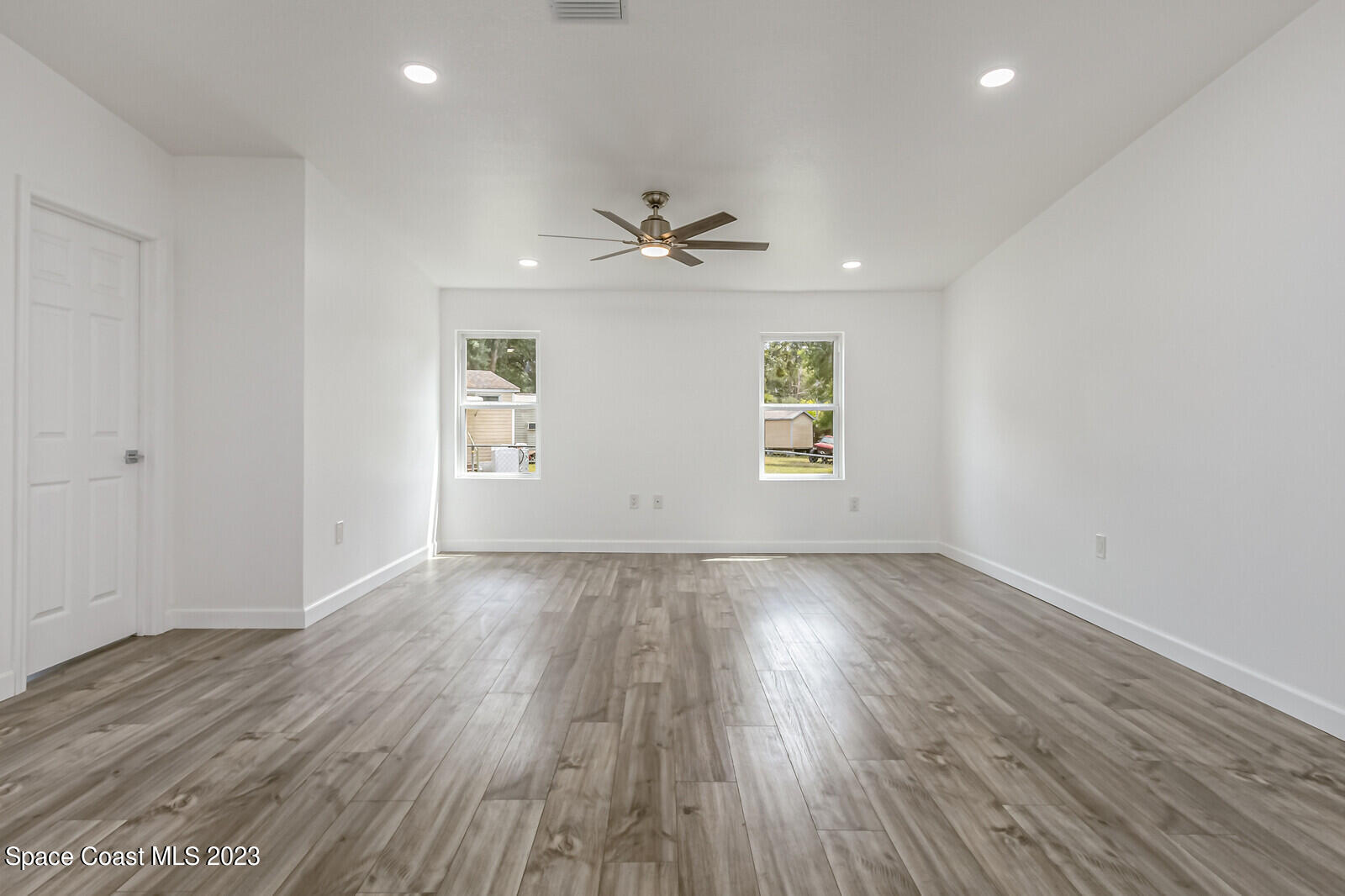 4985 Cambridge Drive