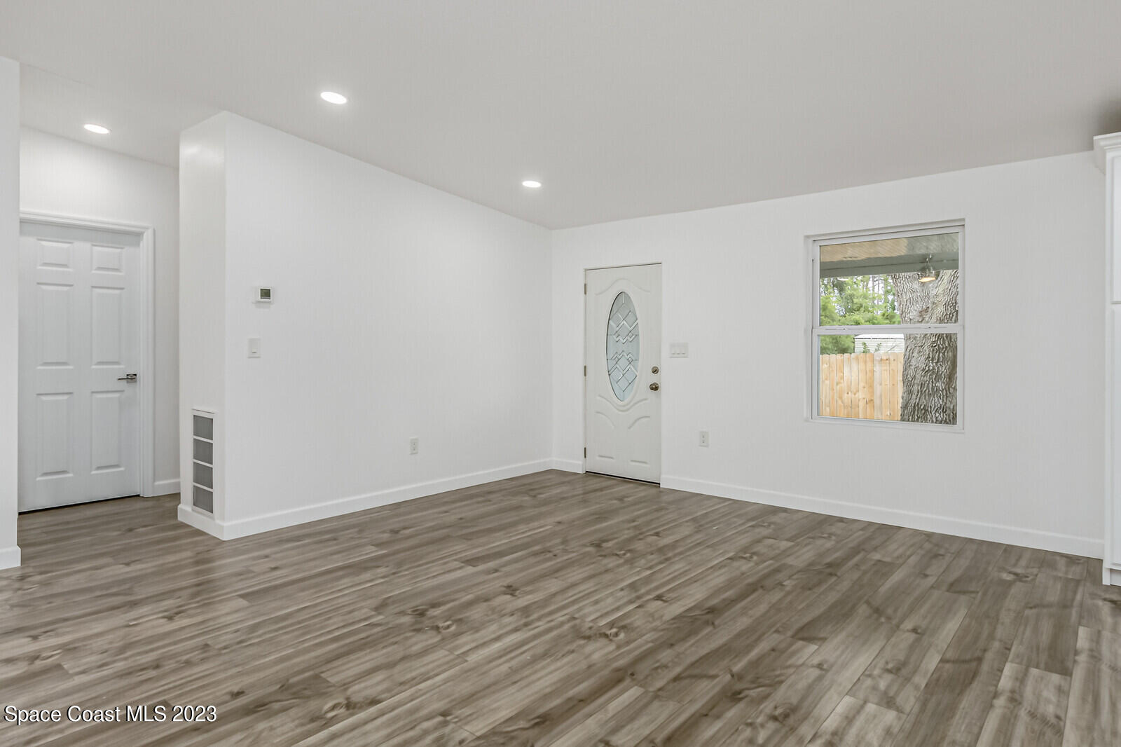 4985 Cambridge Drive