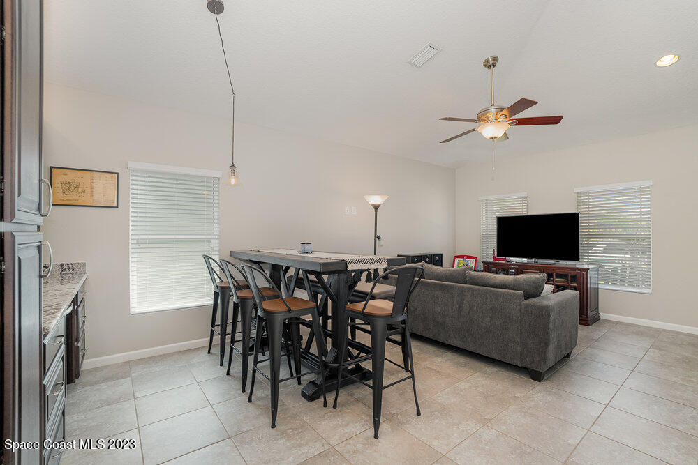 4215 Harvest Circle