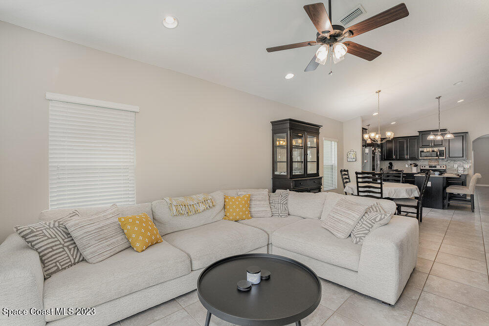 4215 Harvest Circle