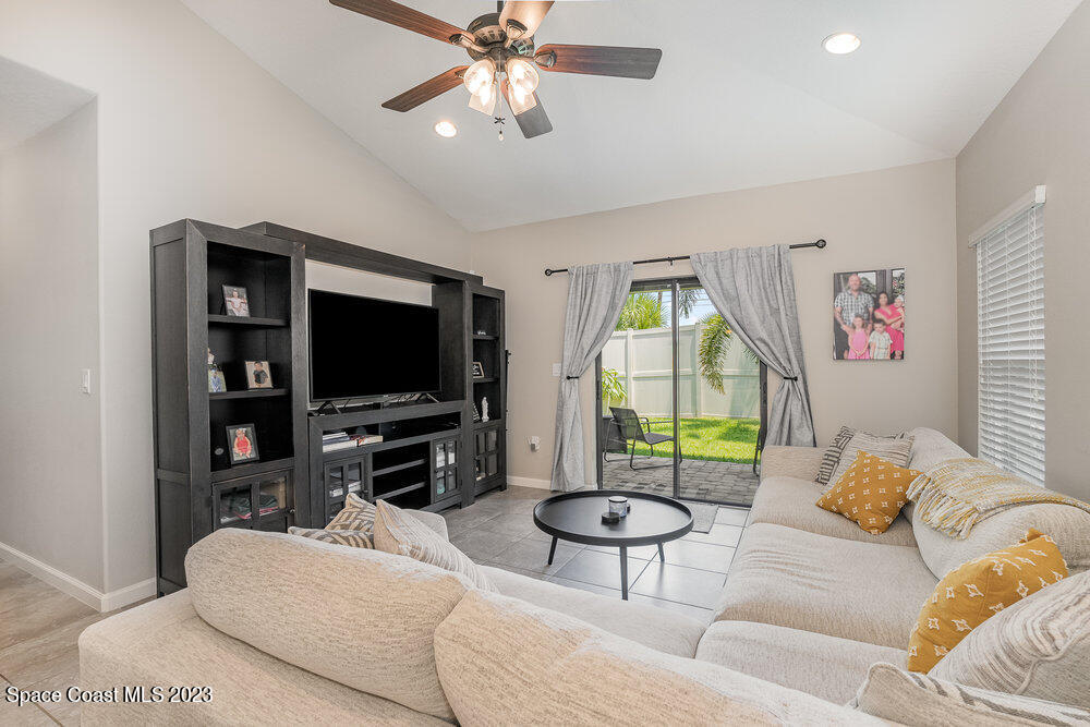 4215 Harvest Circle