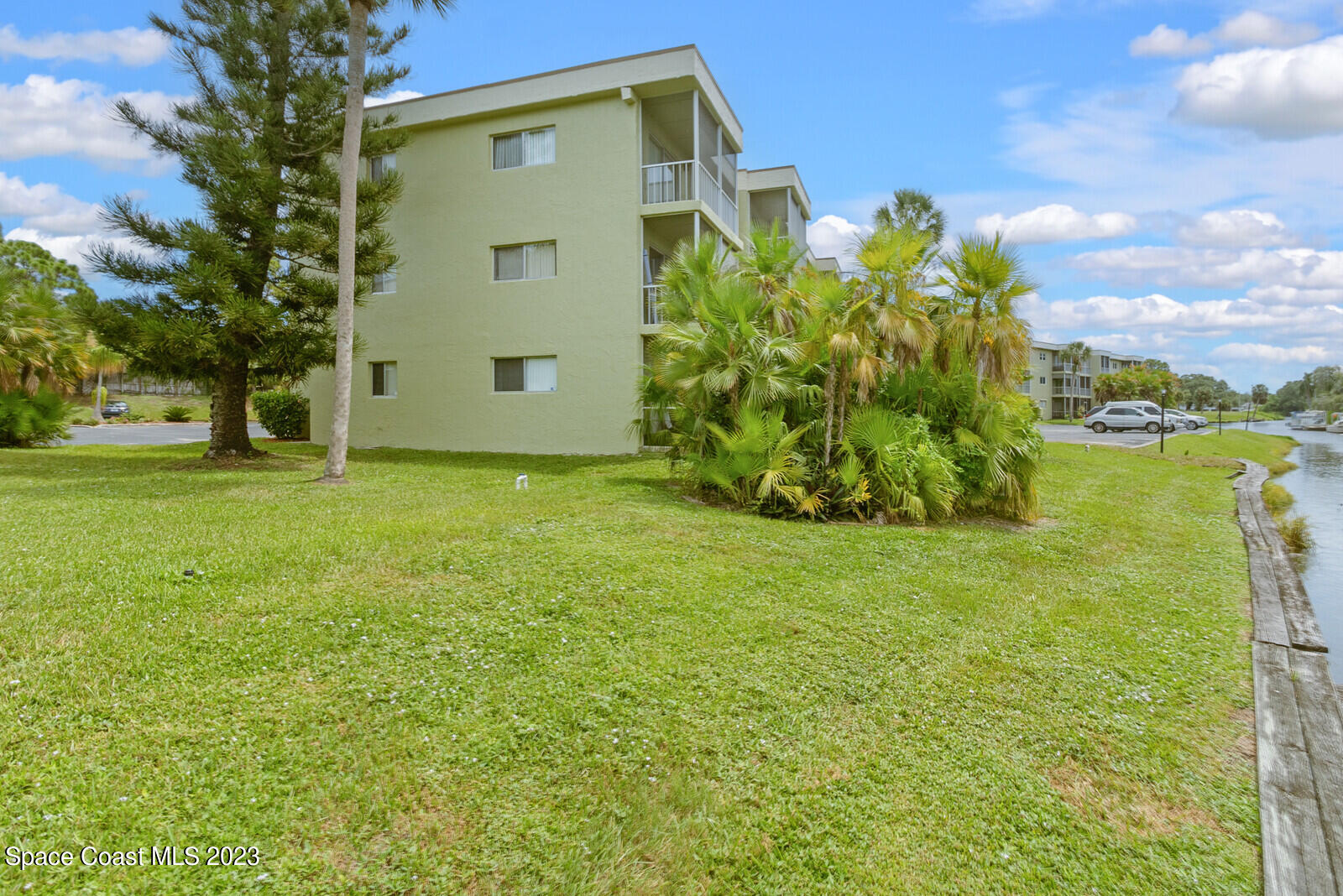 1001 W Eau Gallie Boulevard, 327