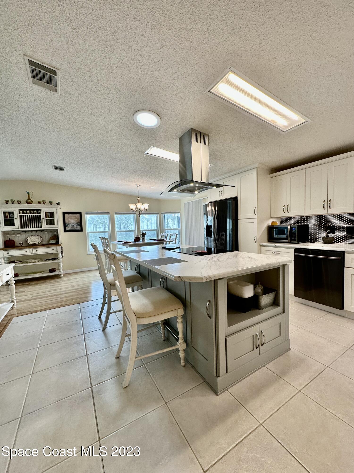 3824 Spatterdock Lane