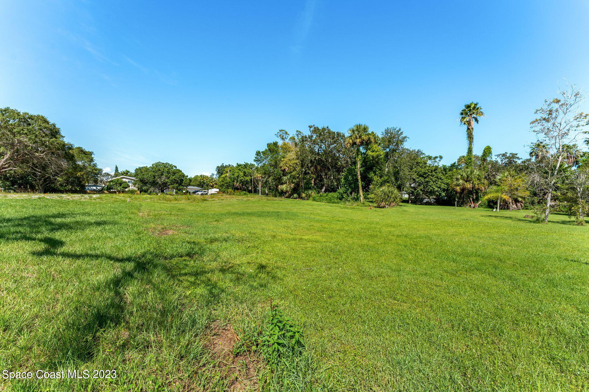 409 Roxy Avenue