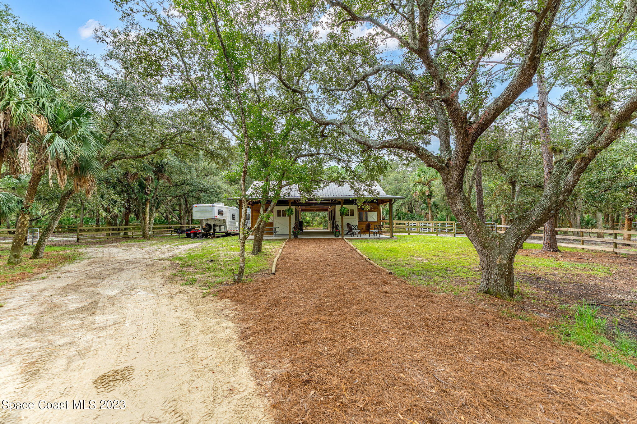 5595 Willoughby Drive