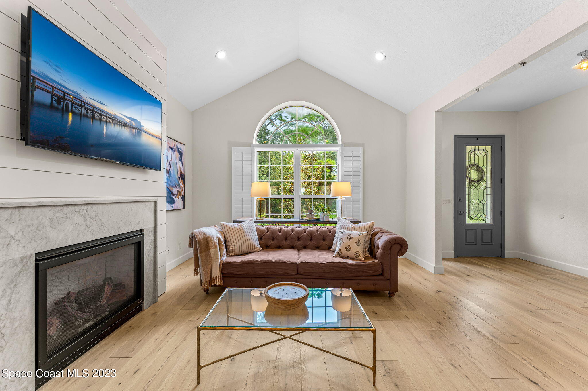 5595 Willoughby Drive
