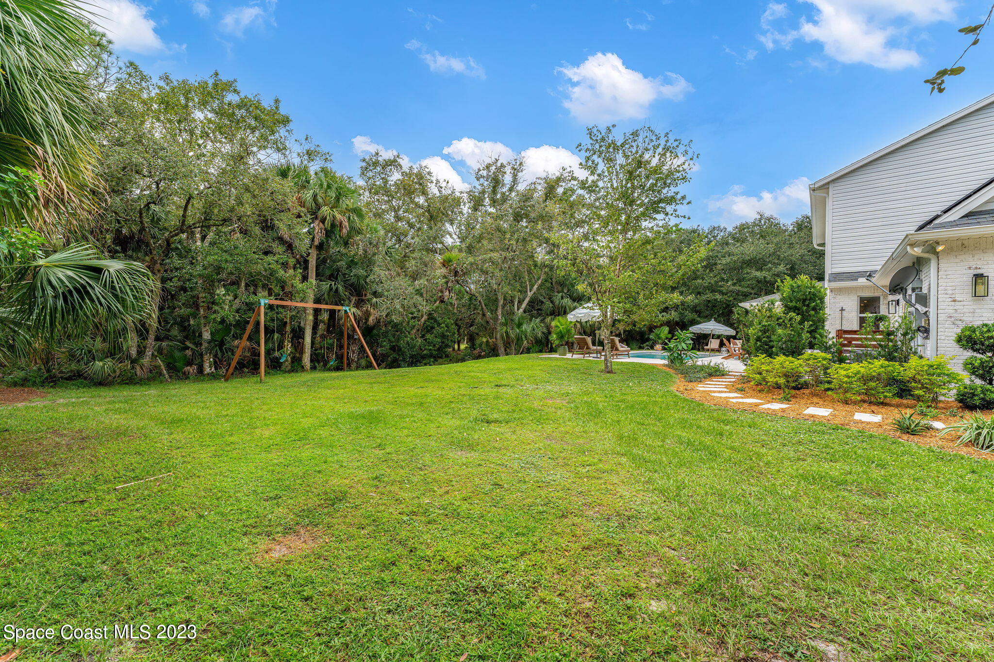 5595 Willoughby Drive