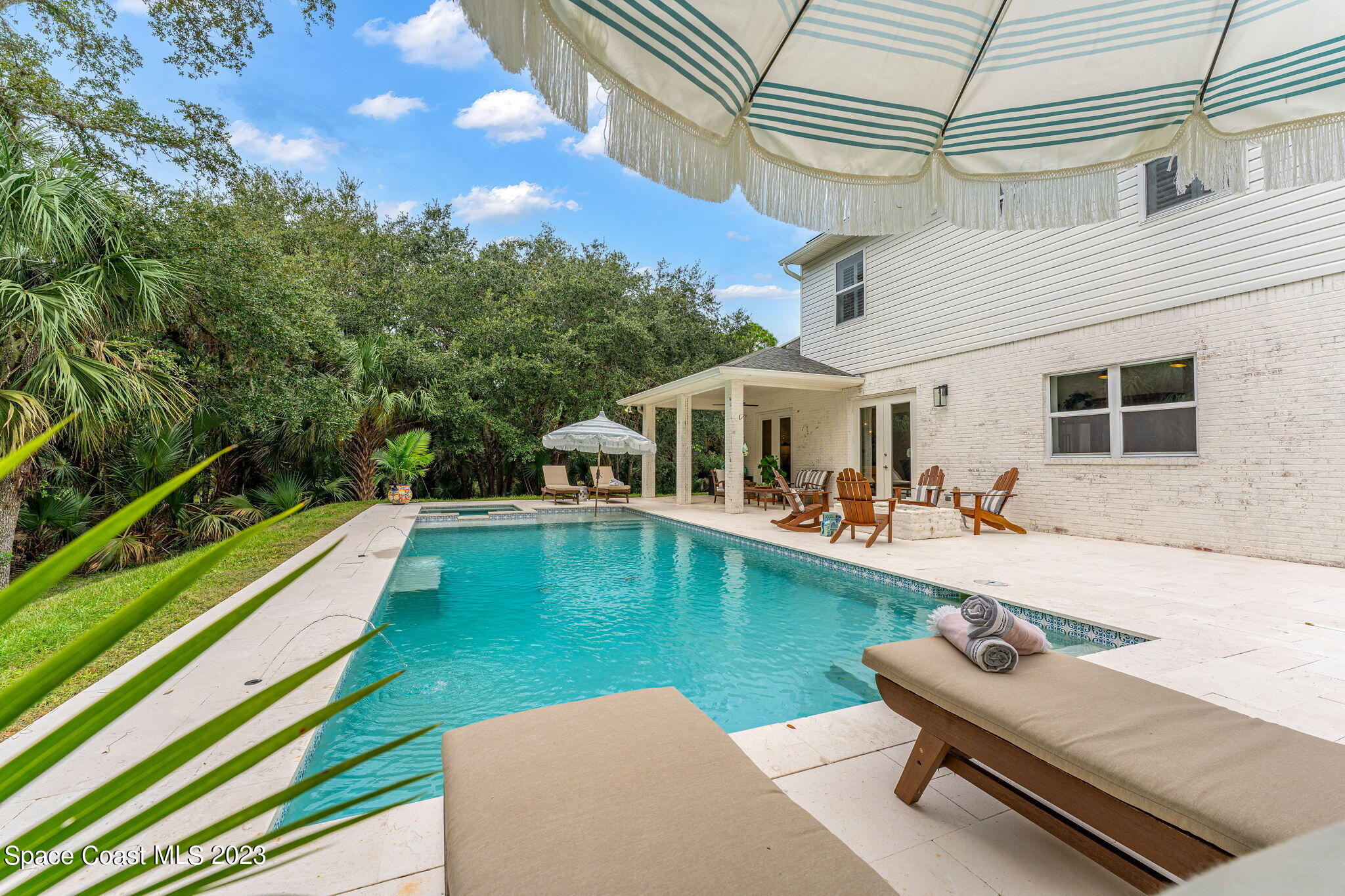 5595 Willoughby Drive