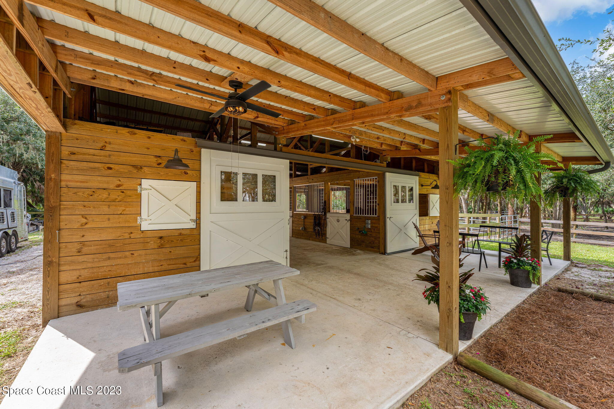 5595 Willoughby Drive