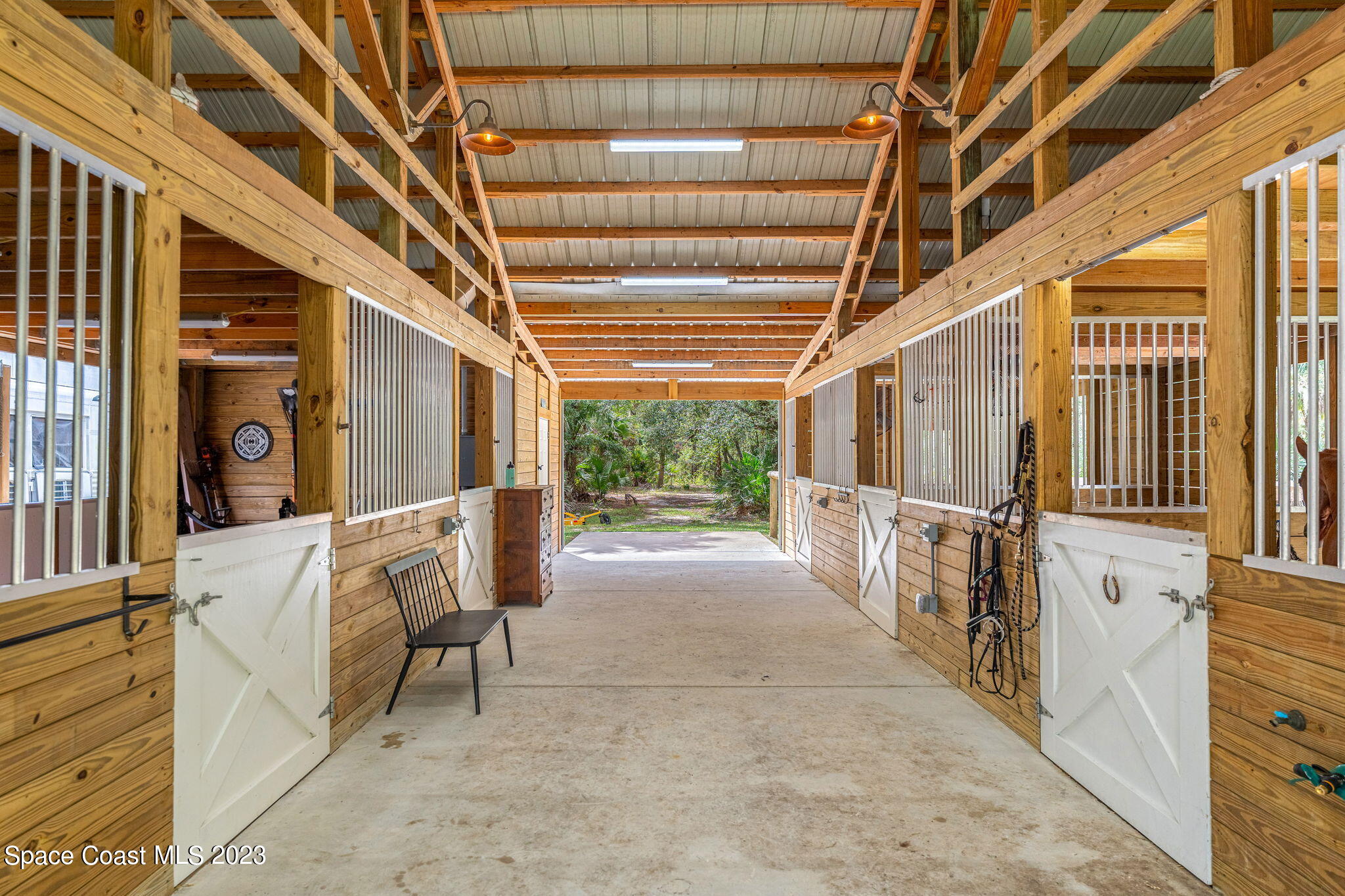 5595 Willoughby Drive