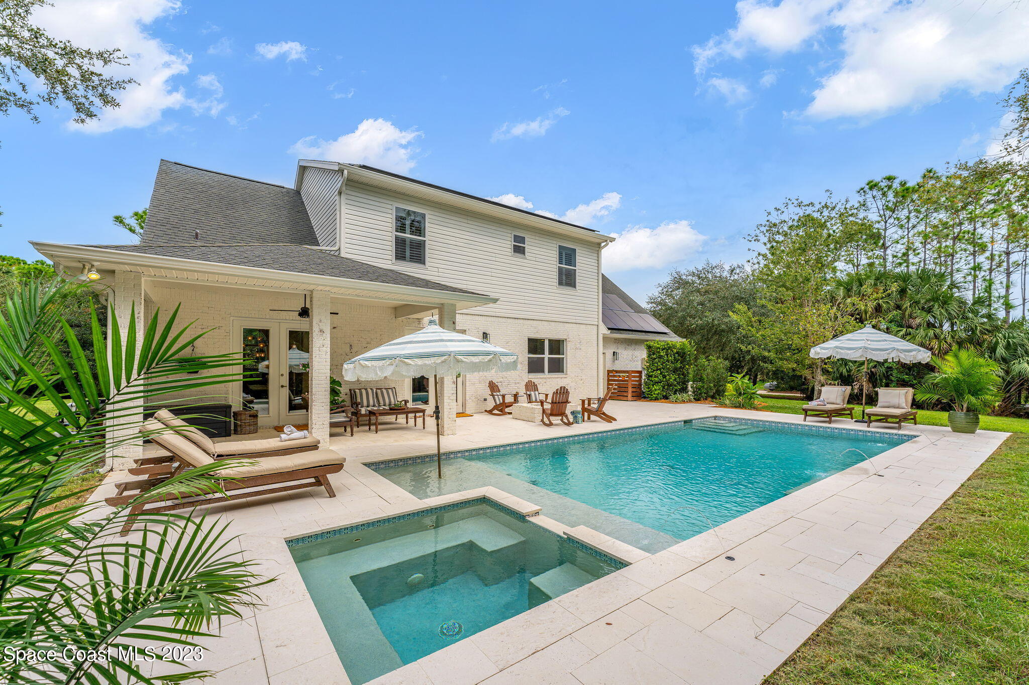 5595 Willoughby Drive