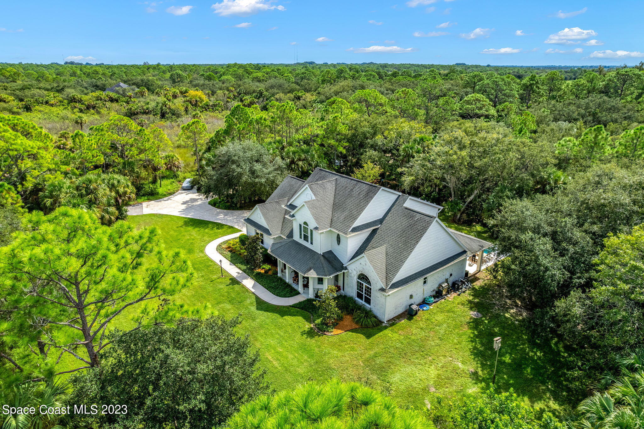 5595 Willoughby Drive
