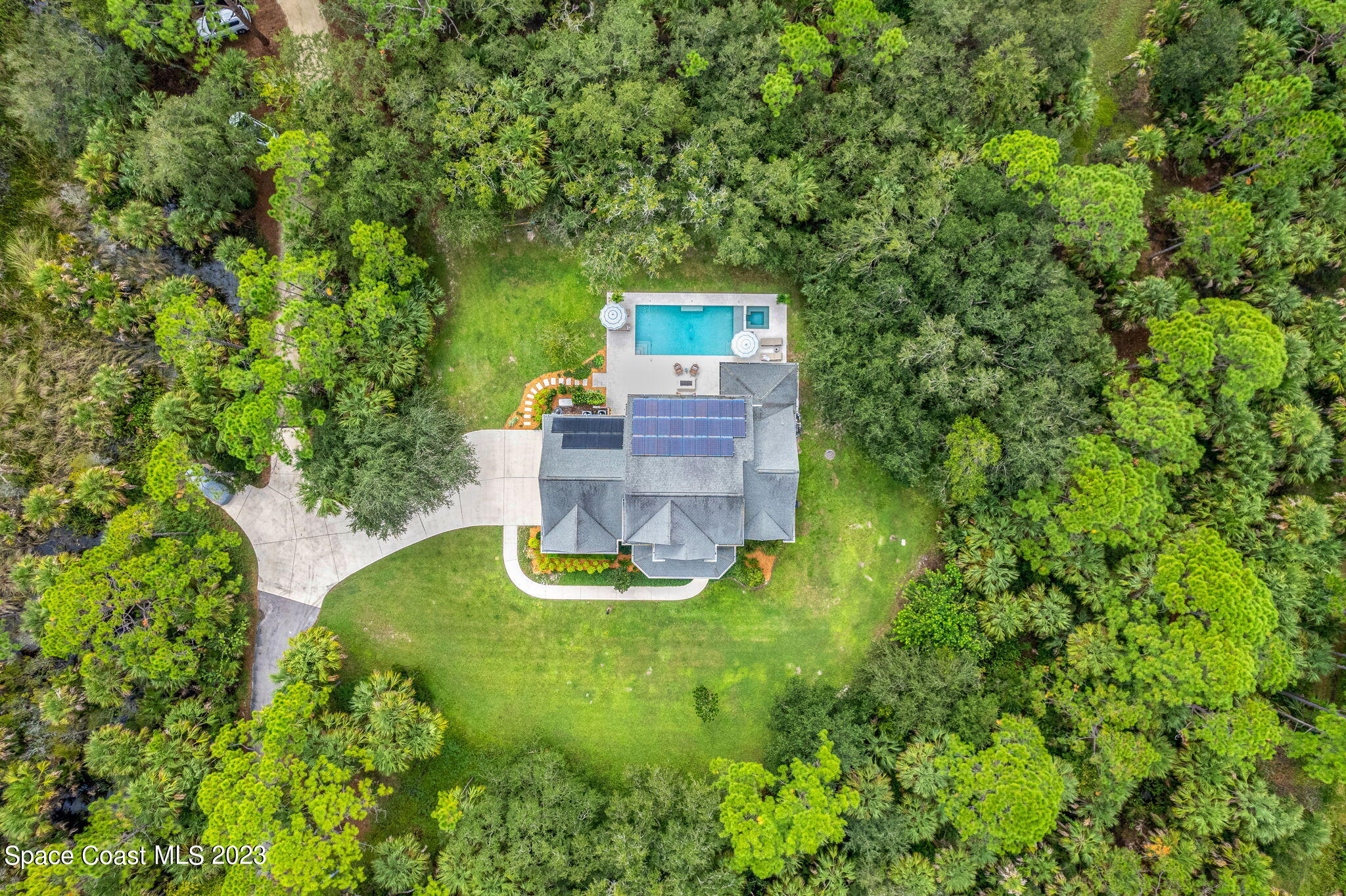 5595 Willoughby Drive