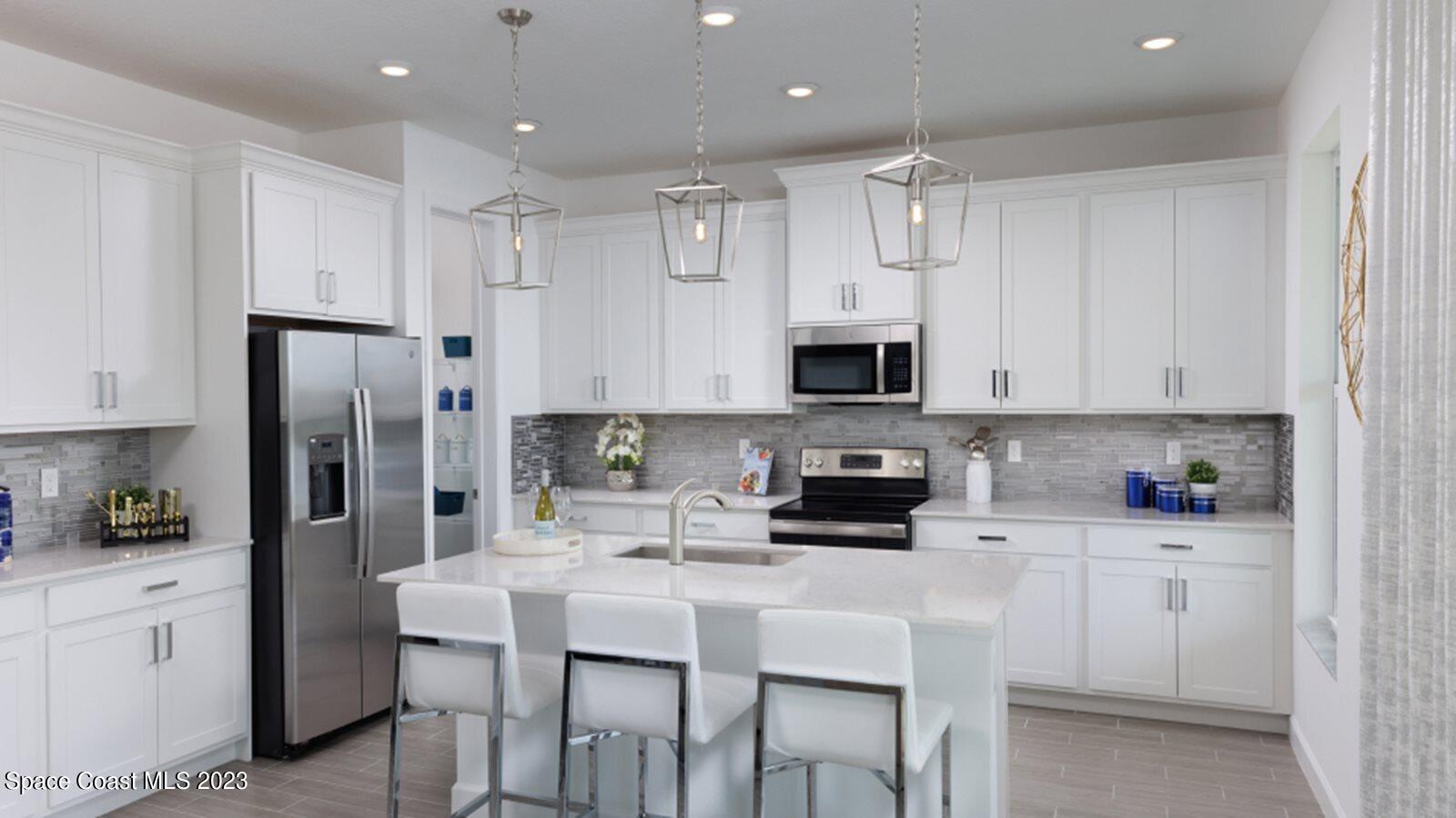 668 Veridian Circle NW