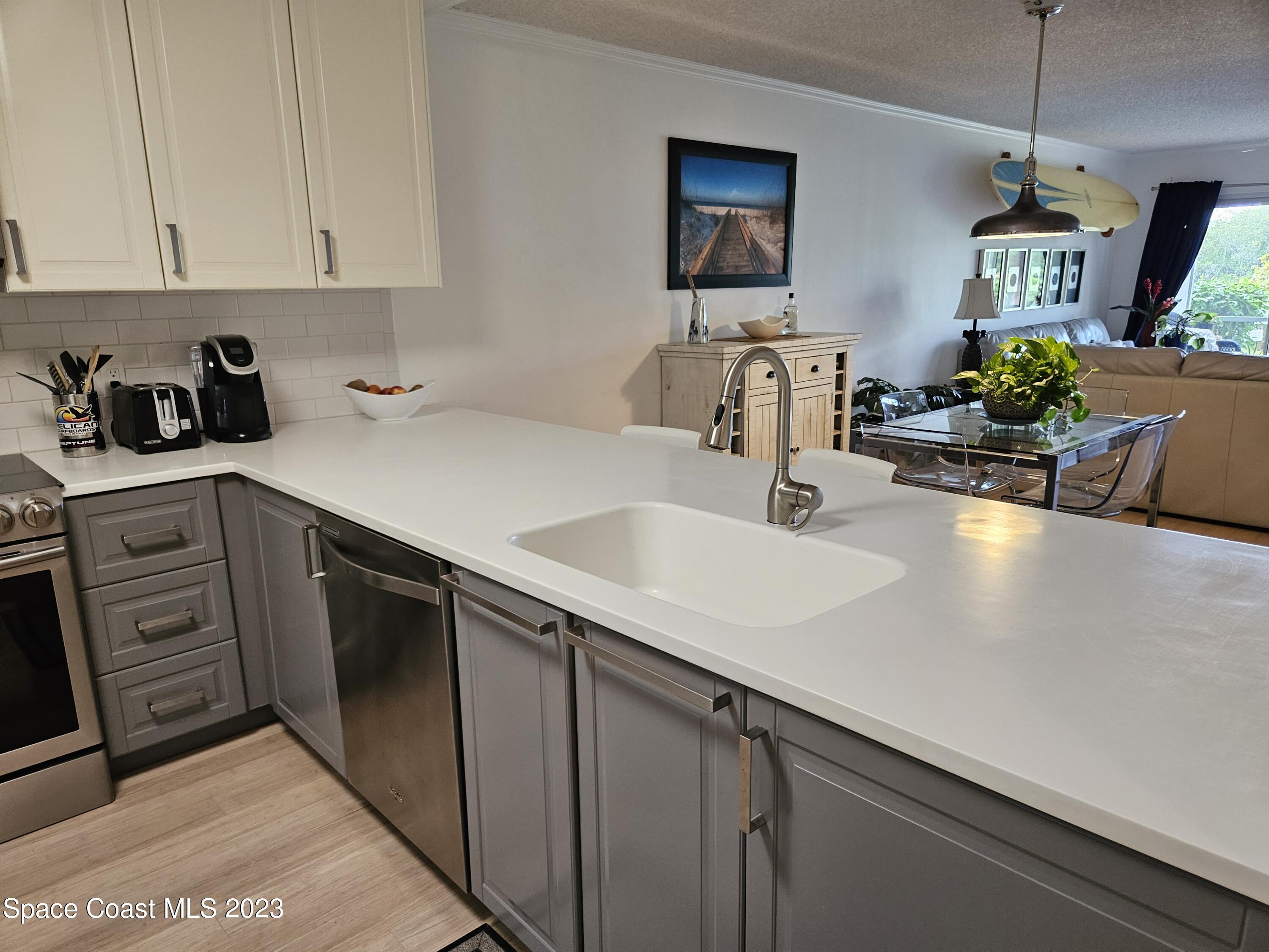 540 S Brevard Avenue, 414