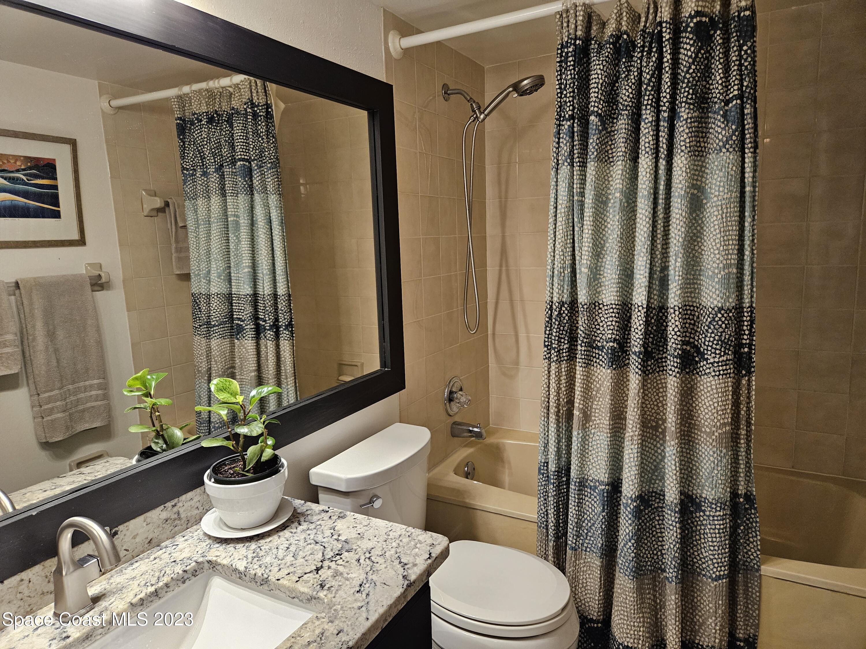 540 S Brevard Avenue, 414