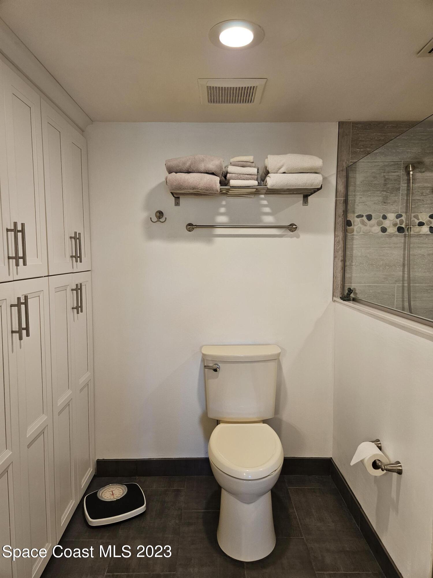 540 S Brevard Avenue, 414