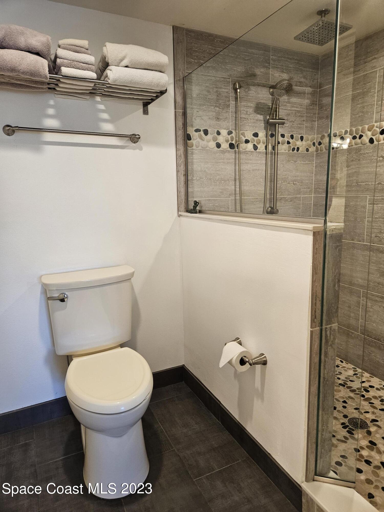 540 S Brevard Avenue, 414