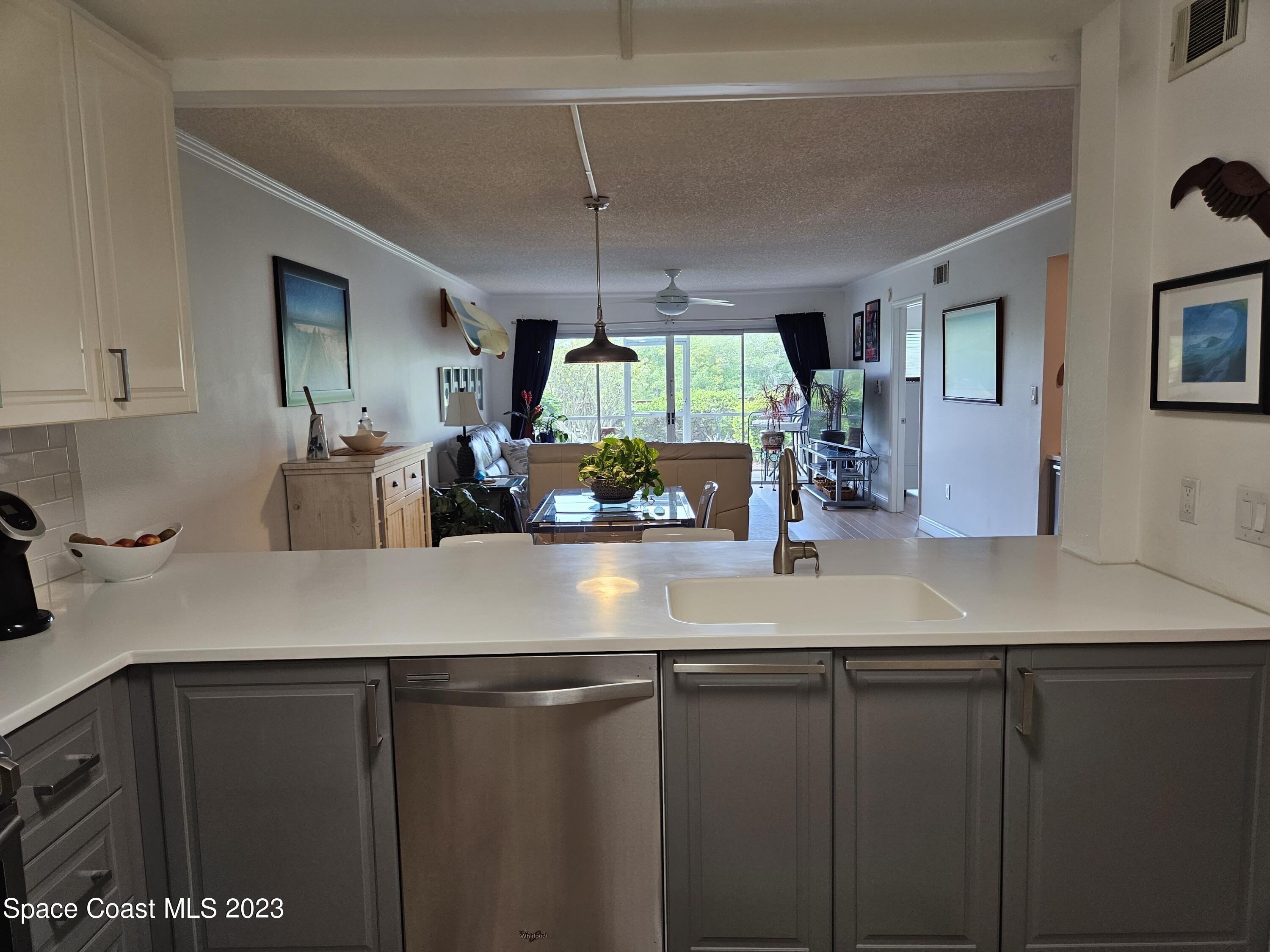 540 S Brevard Avenue, 414