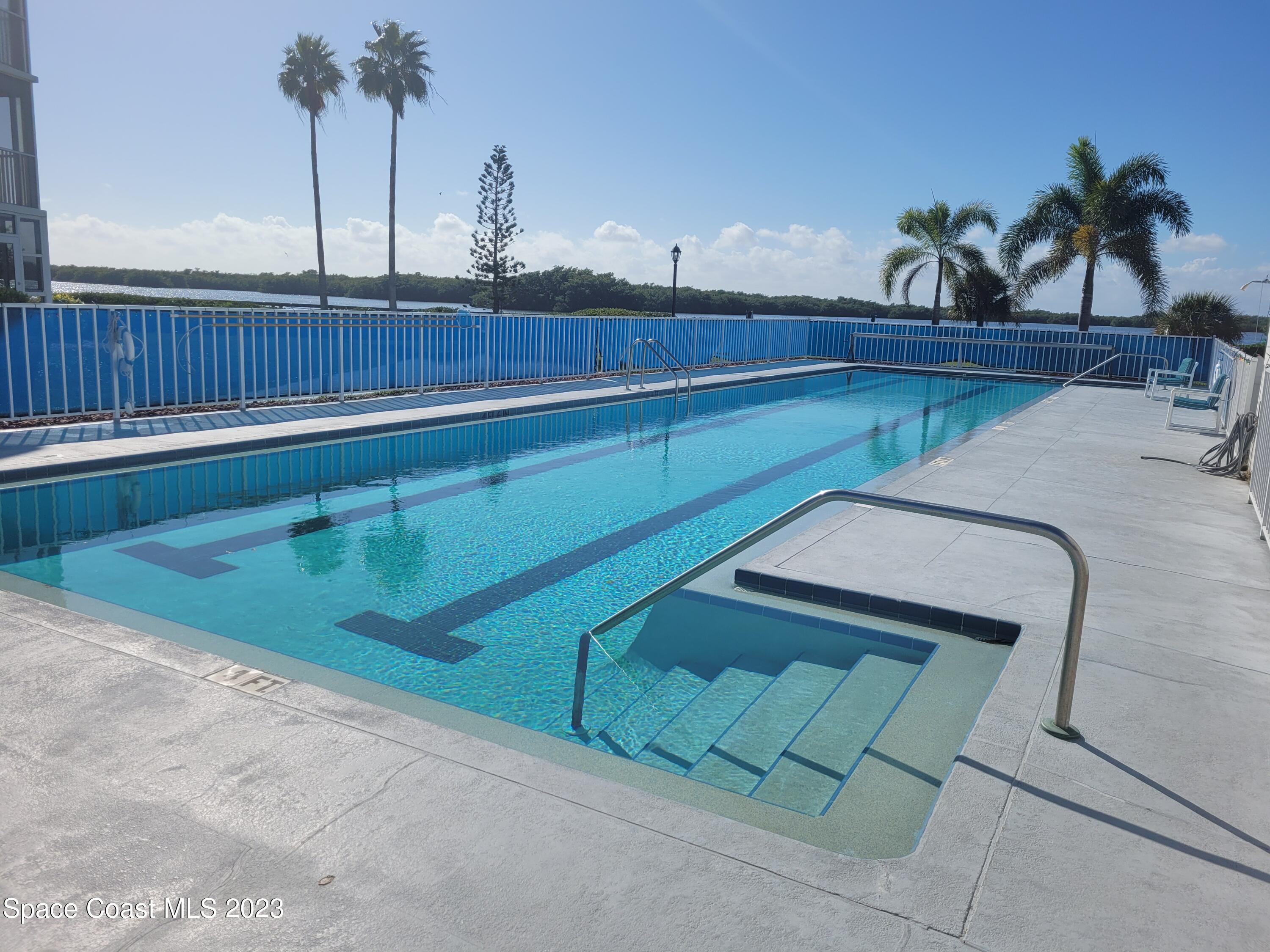 540 S Brevard Avenue, 414