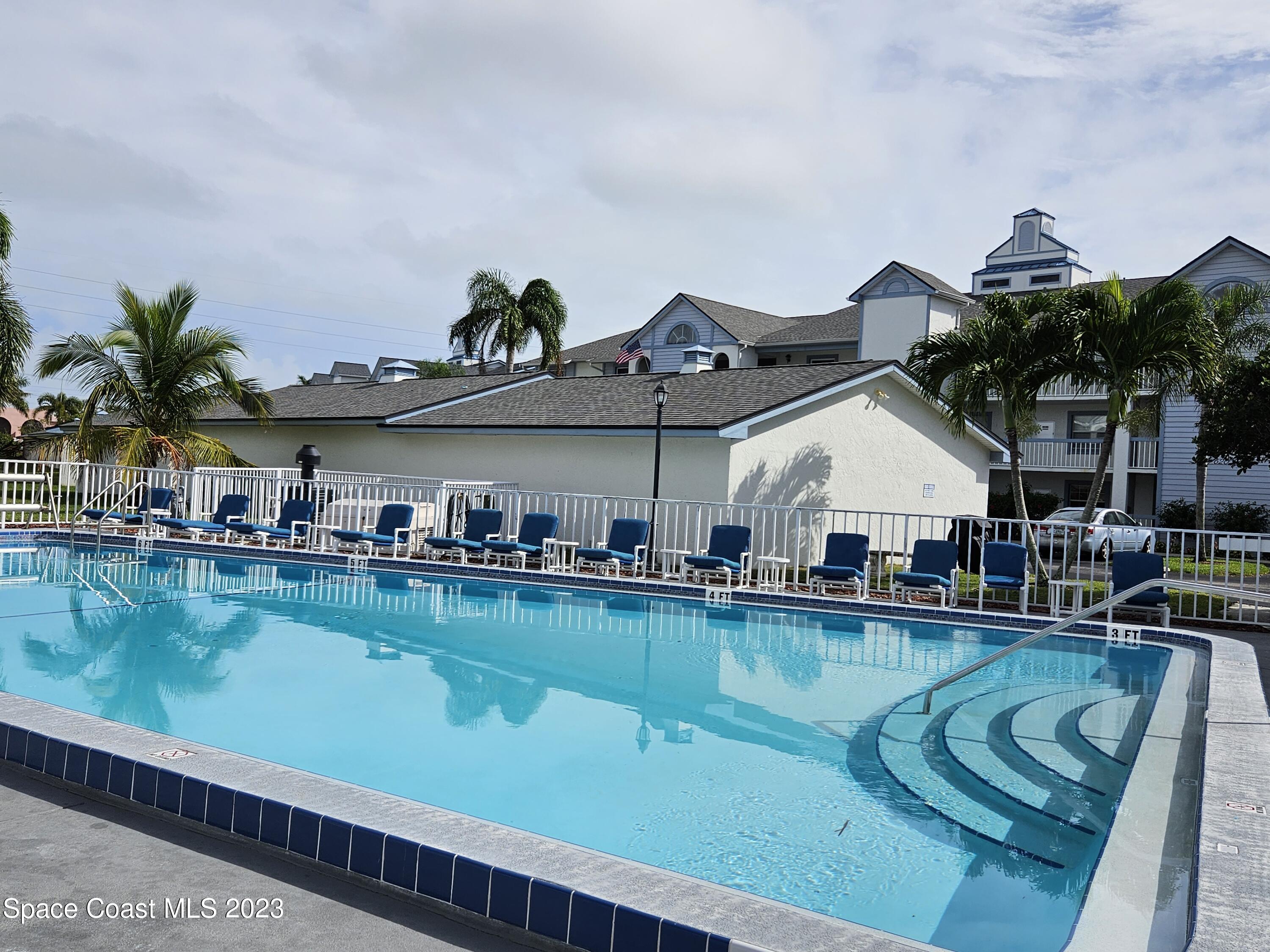 540 S Brevard Avenue, 414