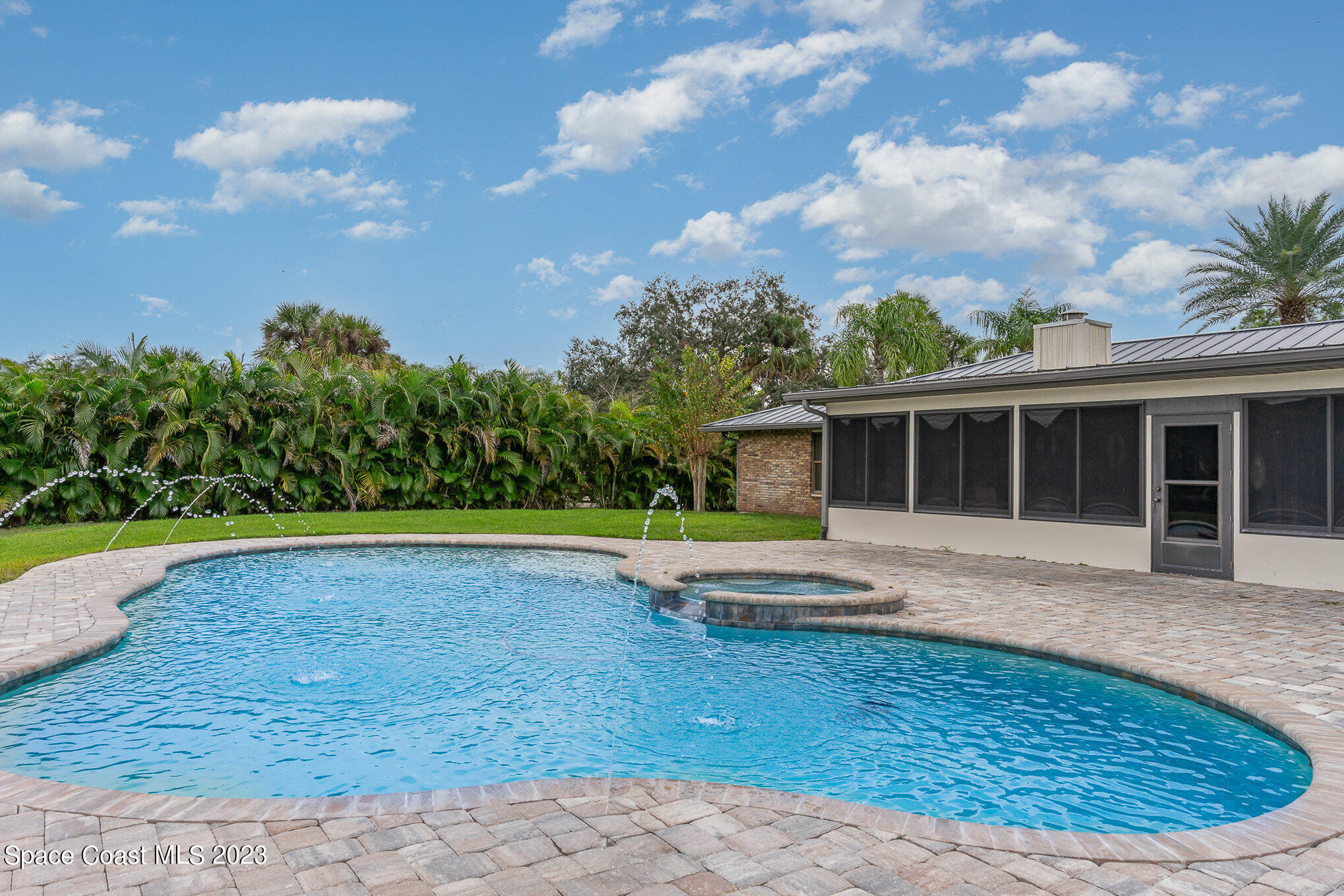 5400 Sand Lake Drive