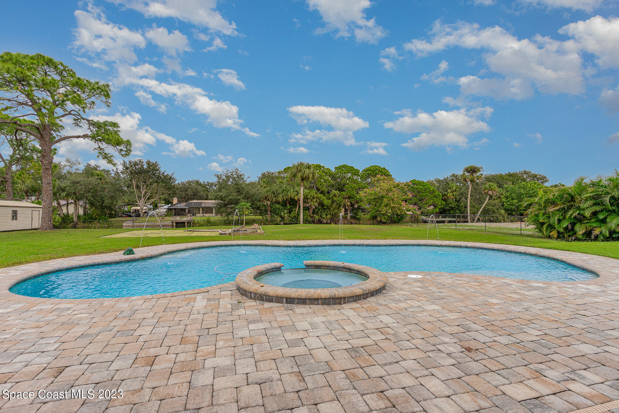 5400 Sand Lake Drive