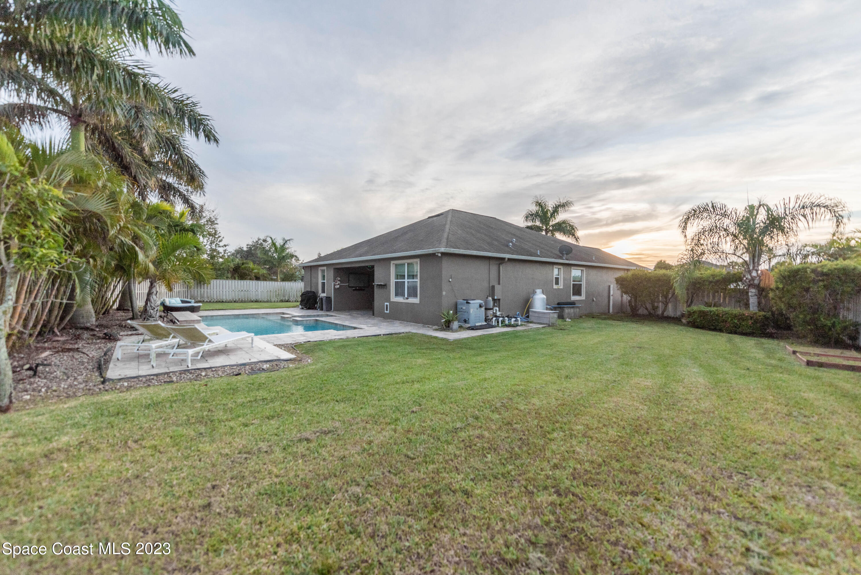 5988 Croydon Court